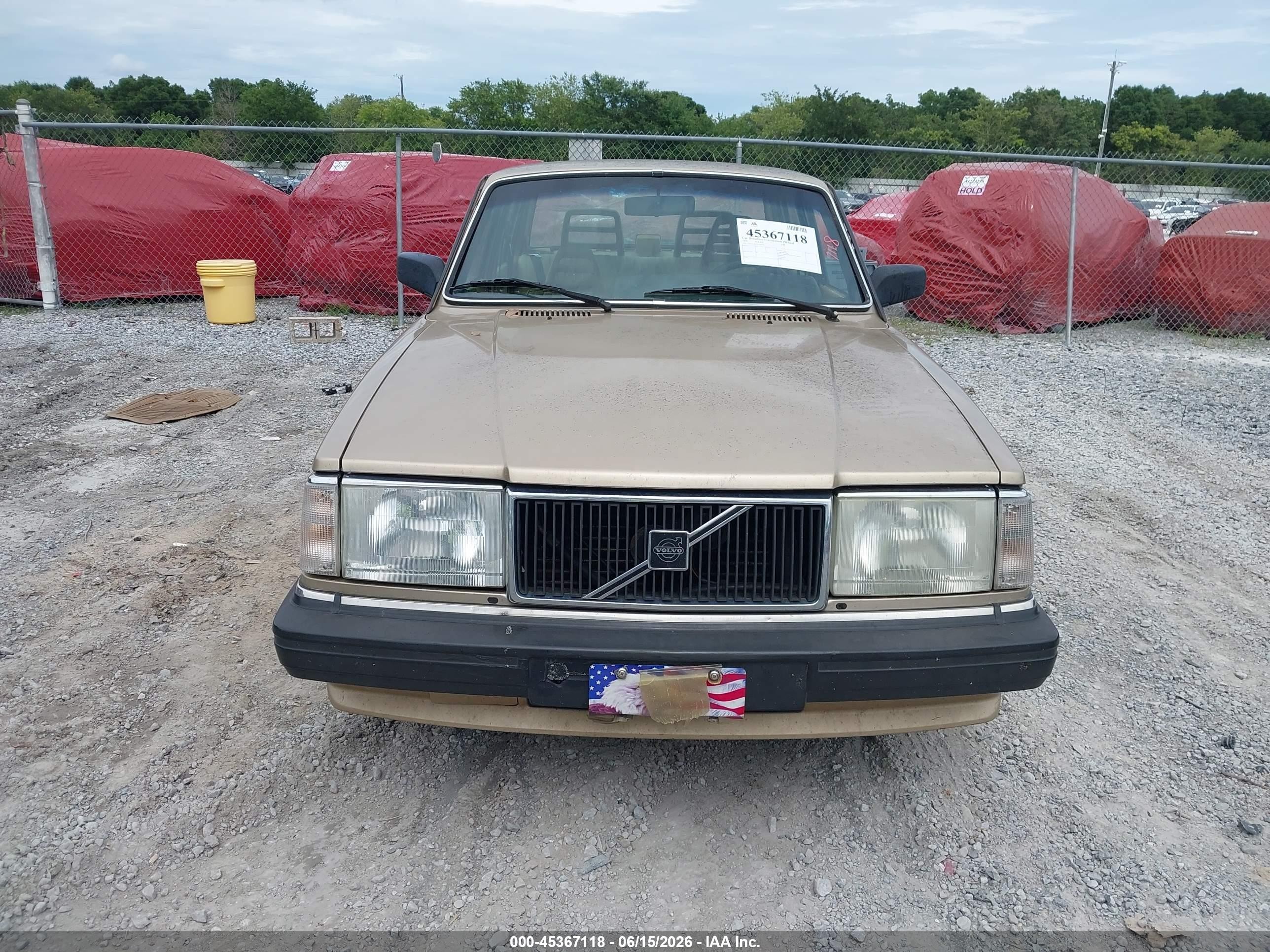1990 Volvo 240 Dl Gold vin: YV1AA8841L1393541