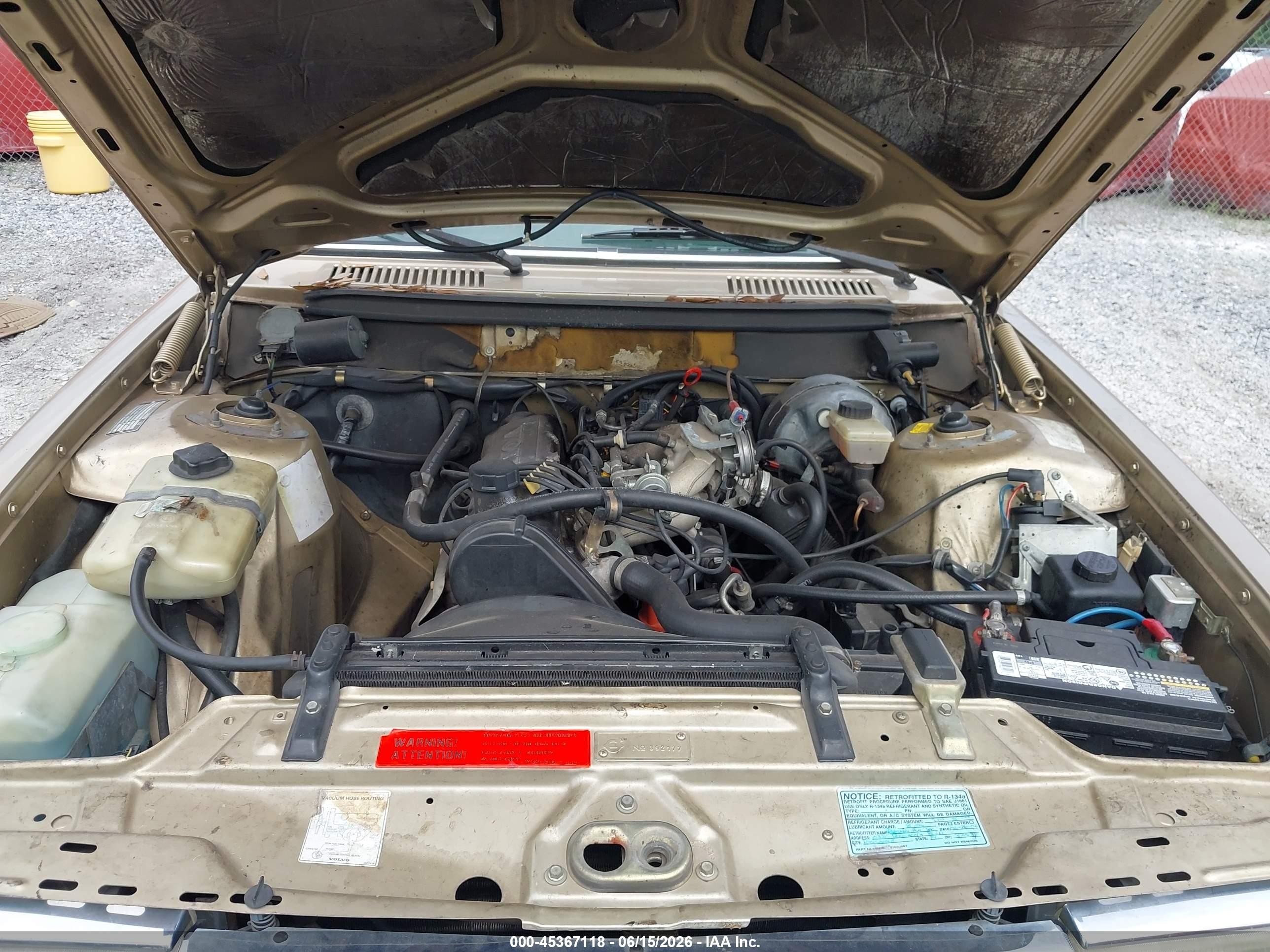 1990 Volvo 240 Dl Gold vin: YV1AA8841L1393541