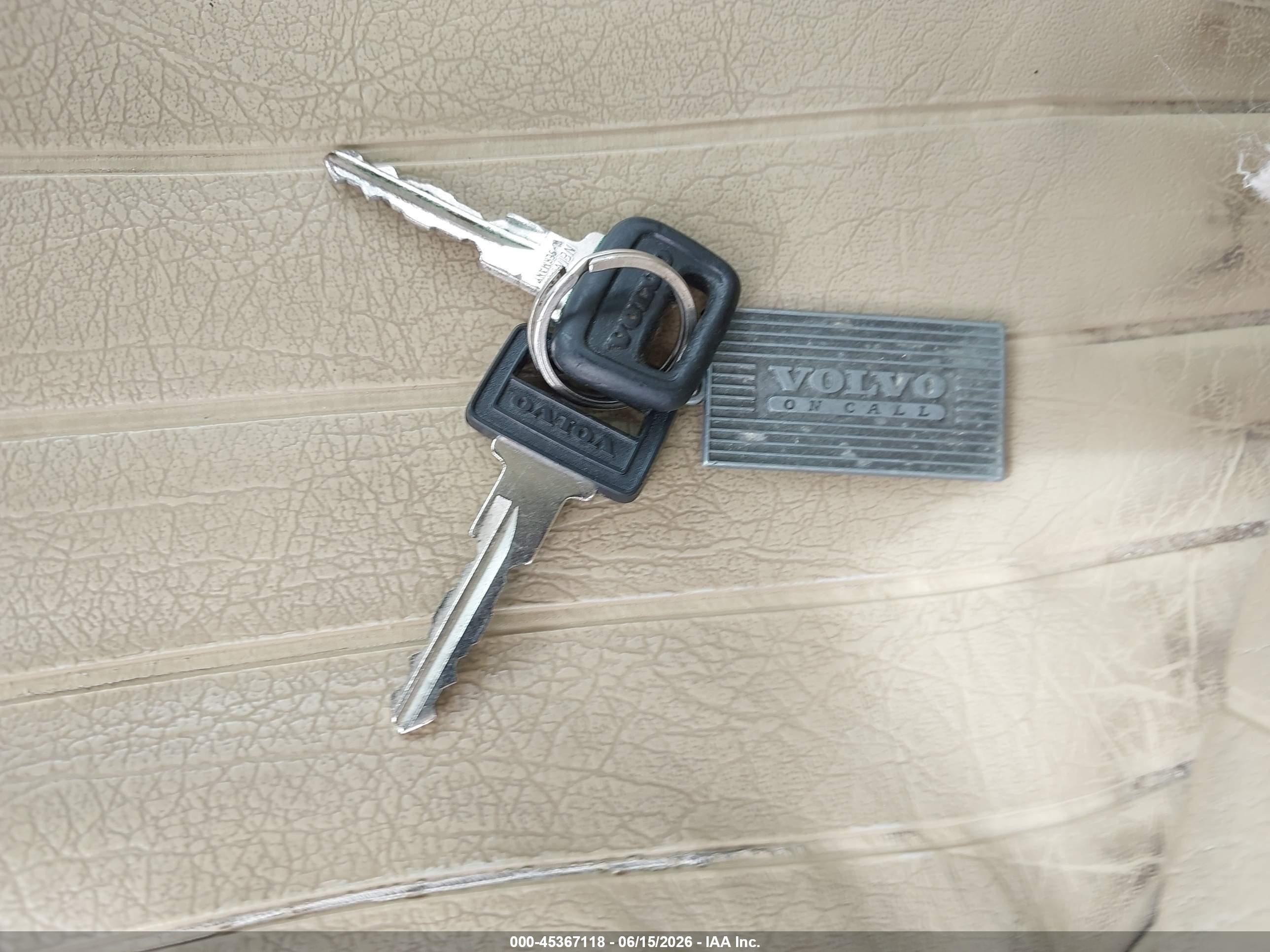 1990 Volvo 240 Dl Gold vin: YV1AA8841L1393541