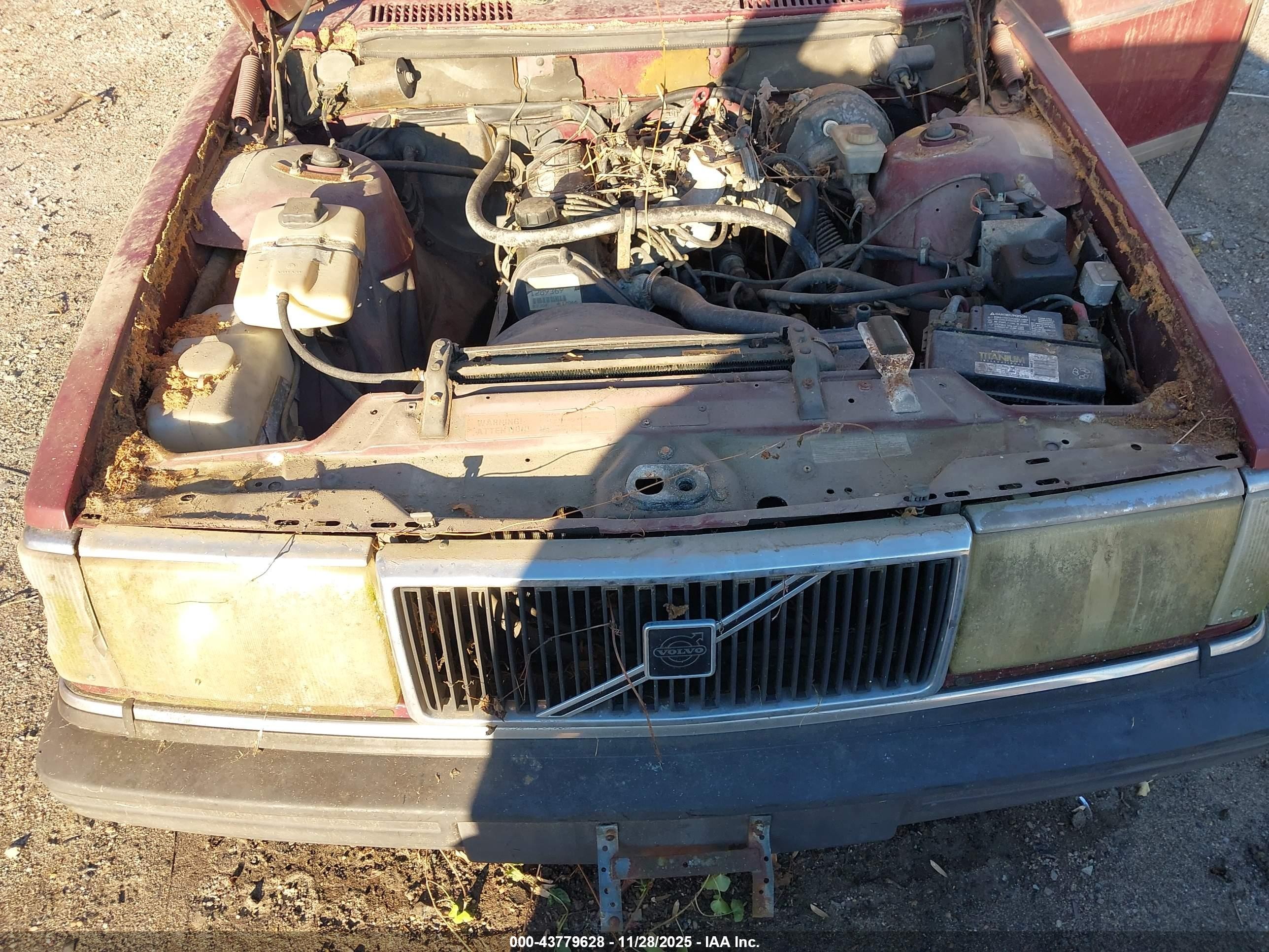 1990 Volvo 240 Dl Maroon vin: YV1AA8841L1410824