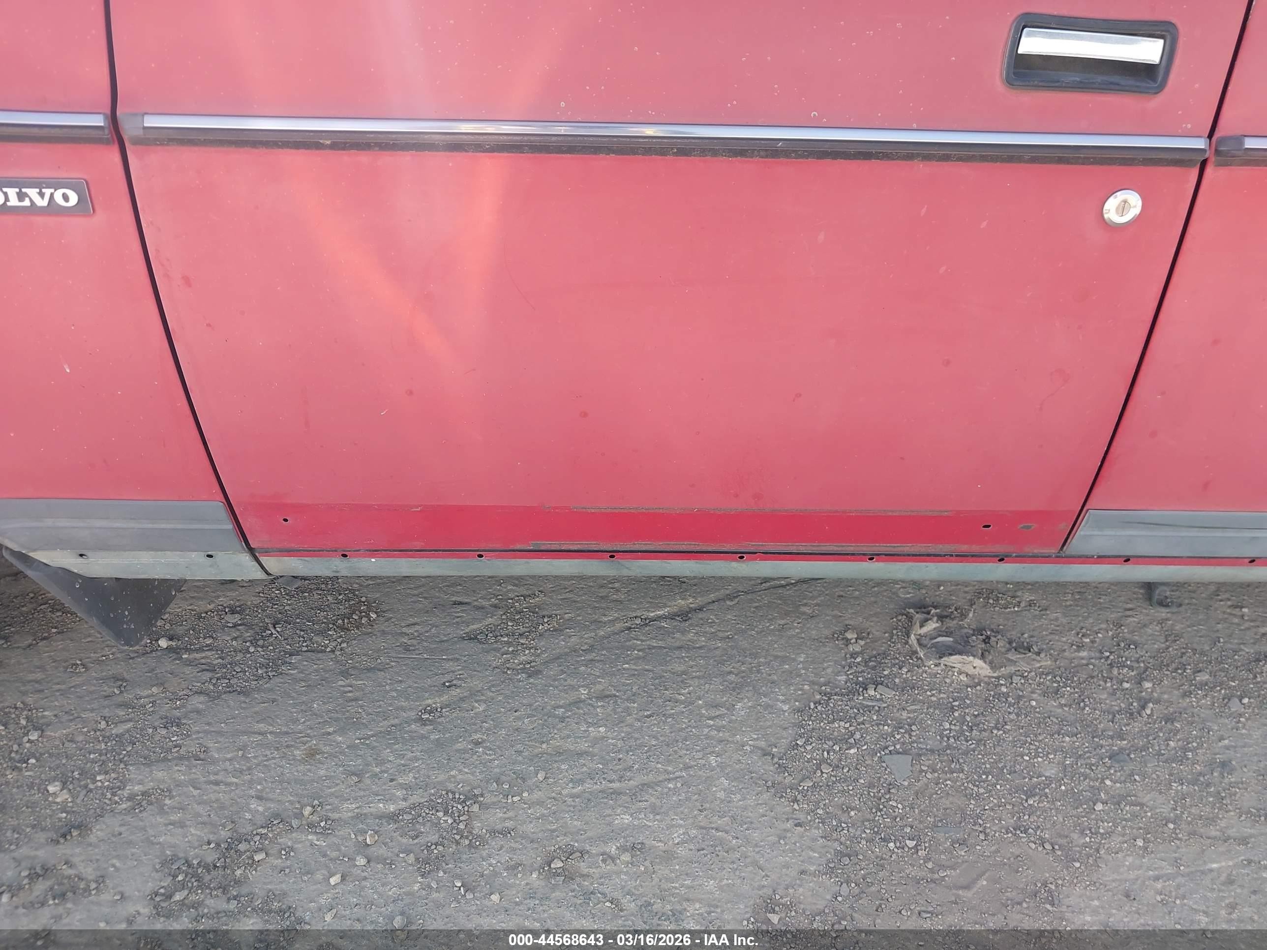 1991 Volvo 240   Red vin: YV1AA8842M1442117