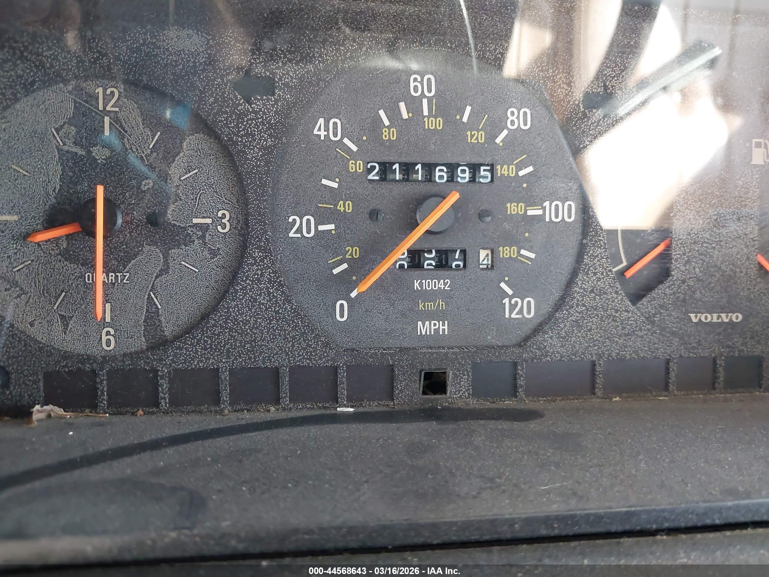 1991 Volvo 240   Red vin: YV1AA8842M1442117