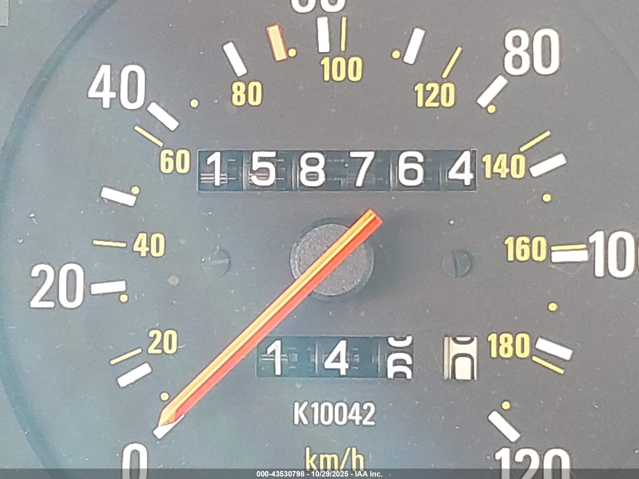 1991 Volvo 240   Green vin: YV1AA8842M1453392