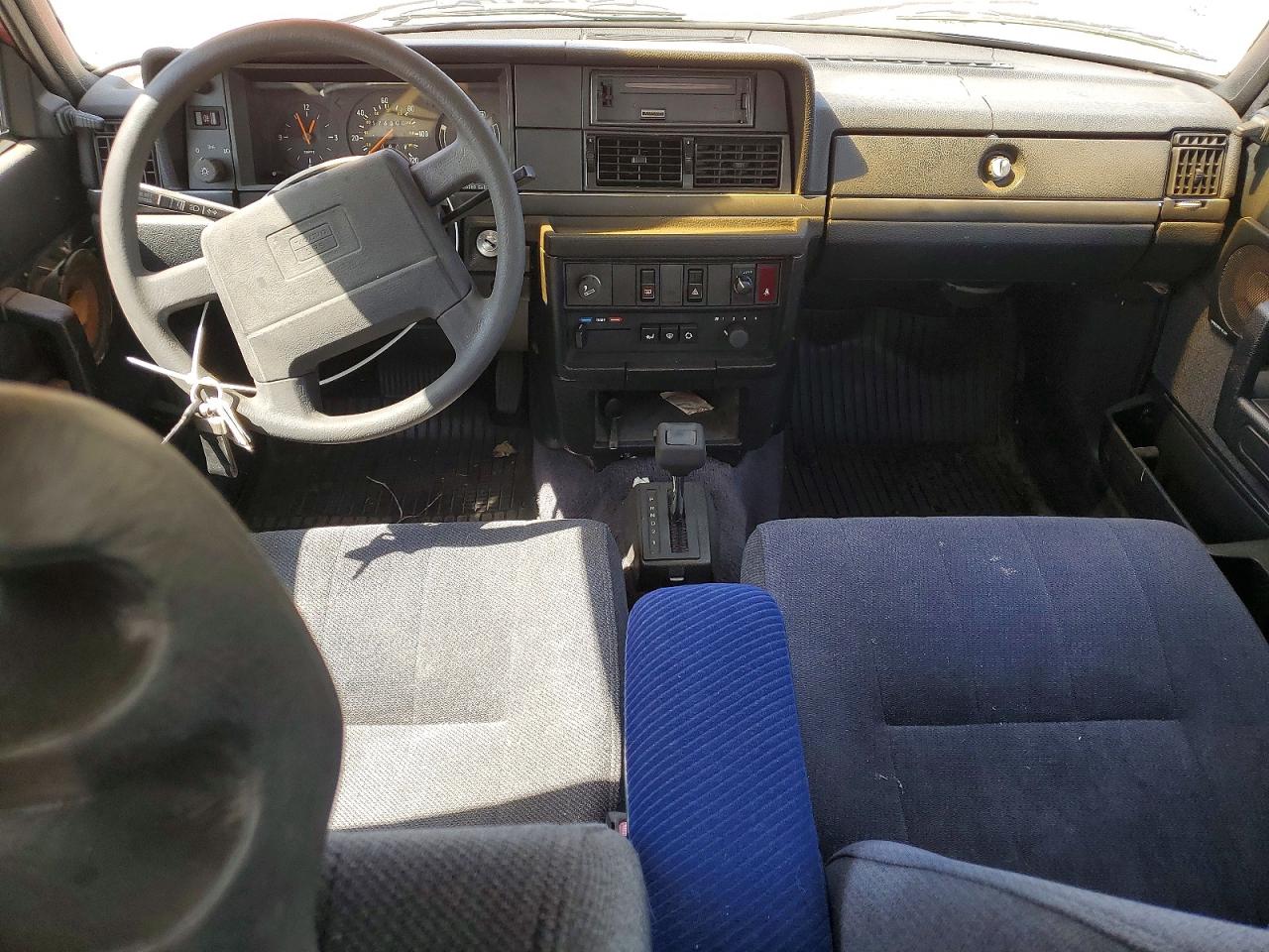 1990 Volvo 240 Base Burgundy vin: YV1AA8844L1393193