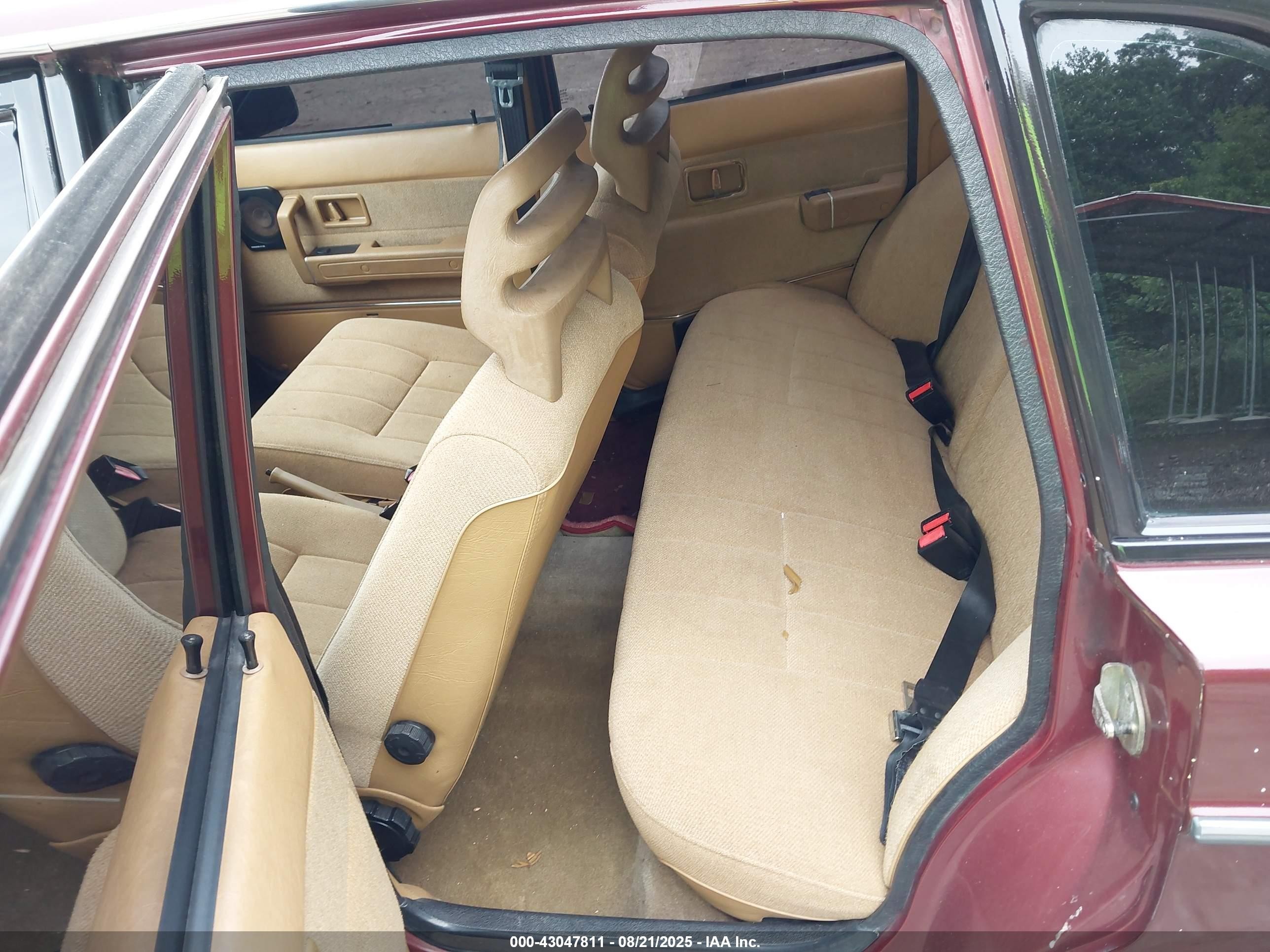 1991 Volvo 240   Burgundy vin: YV1AA8844M1435668