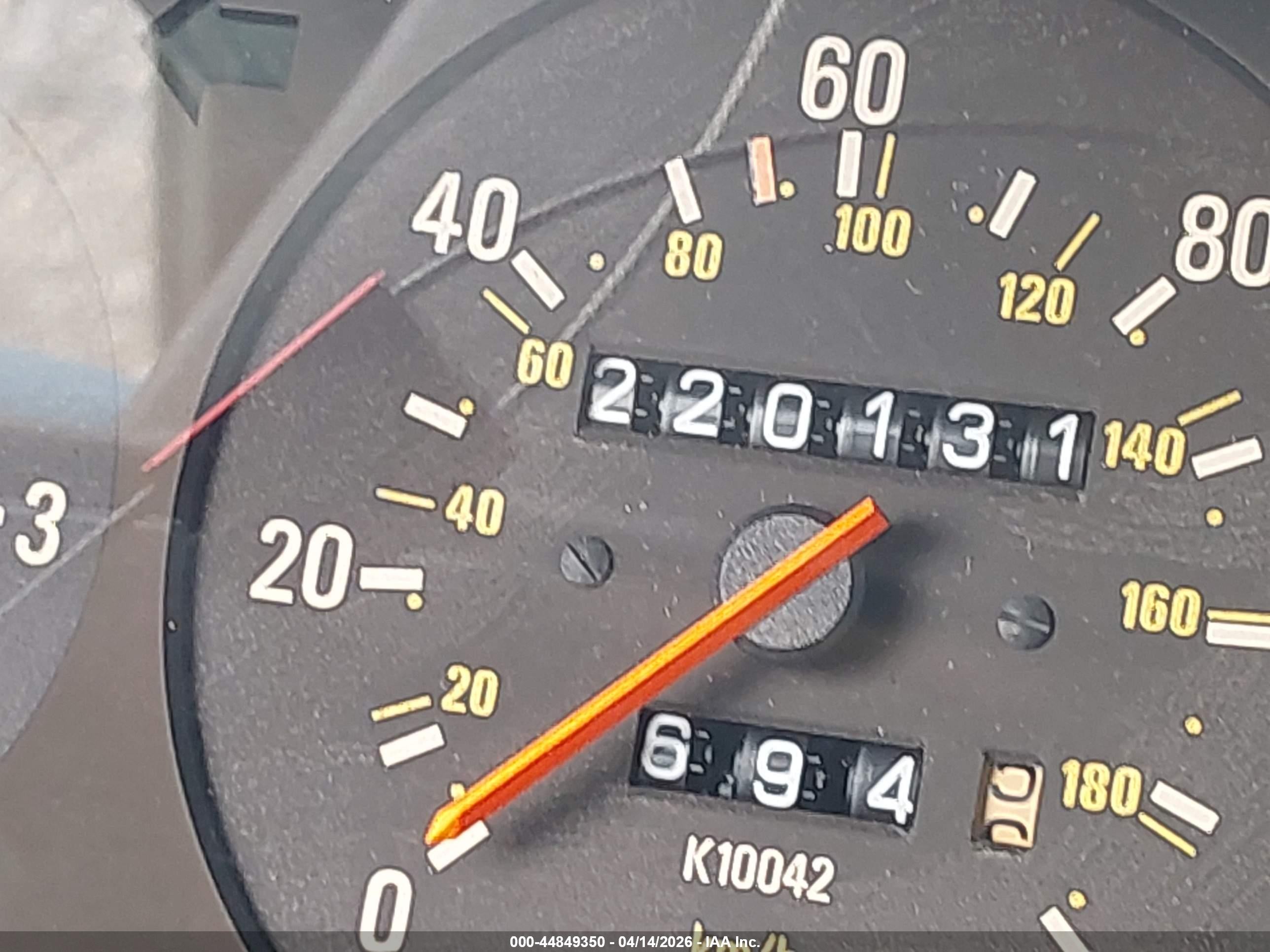 1990 Volvo 240 Dl Silver vin: YV1AA8847L142237 