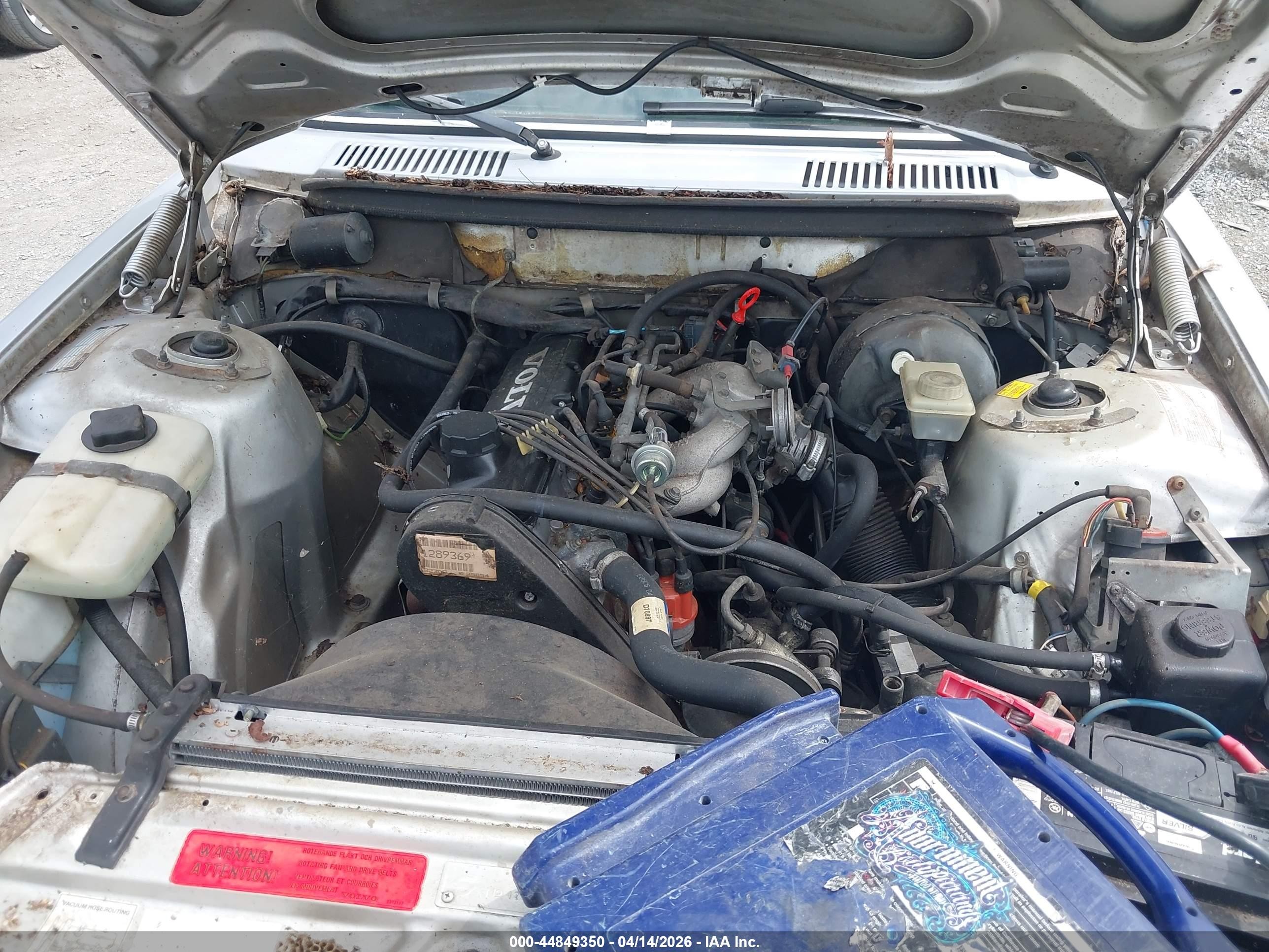 1990 Volvo 240 Dl Silver vin: YV1AA8847L142237 