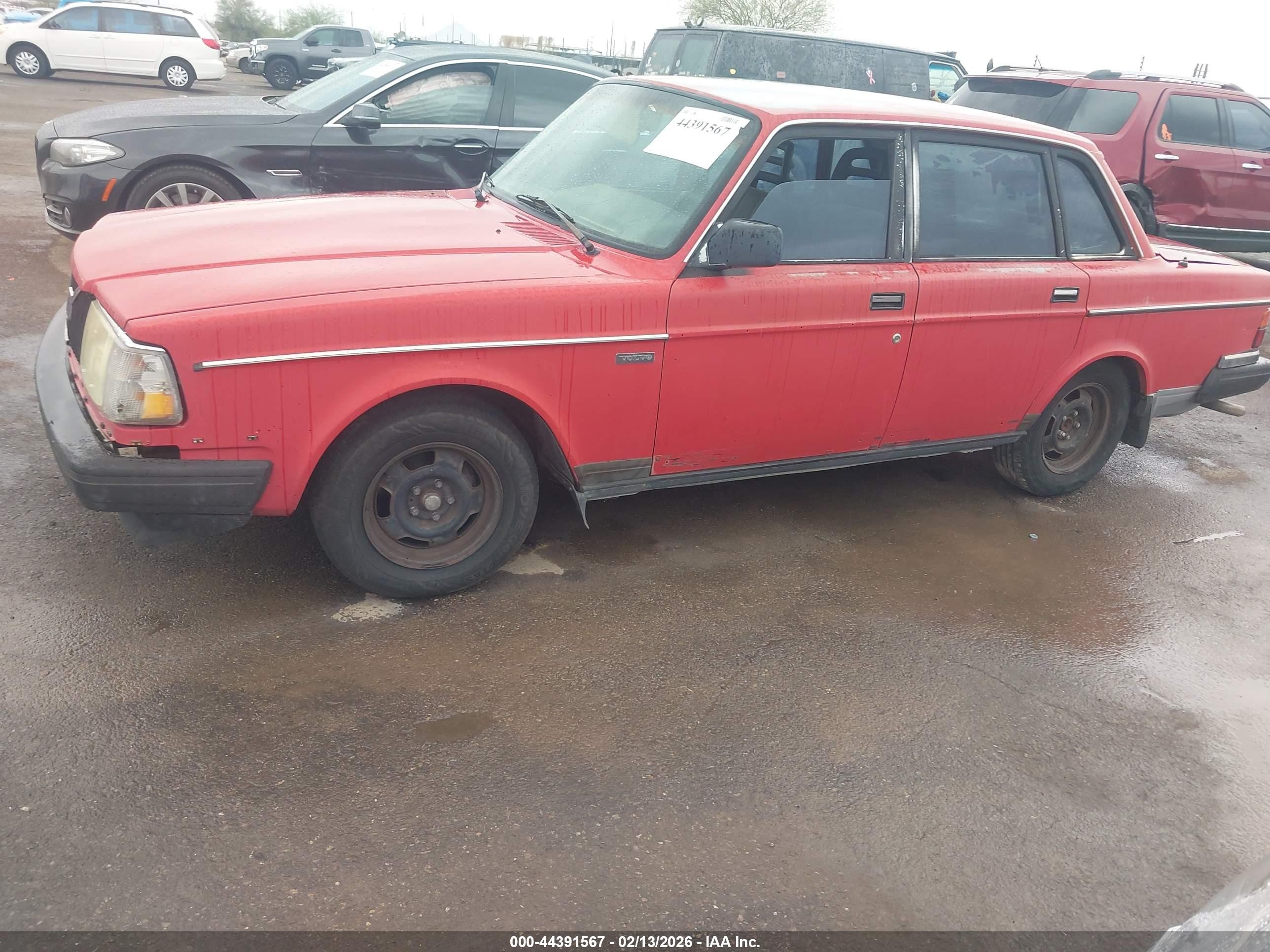 1991 Volvo 240   Красный vin: YV1AA8847M1442355