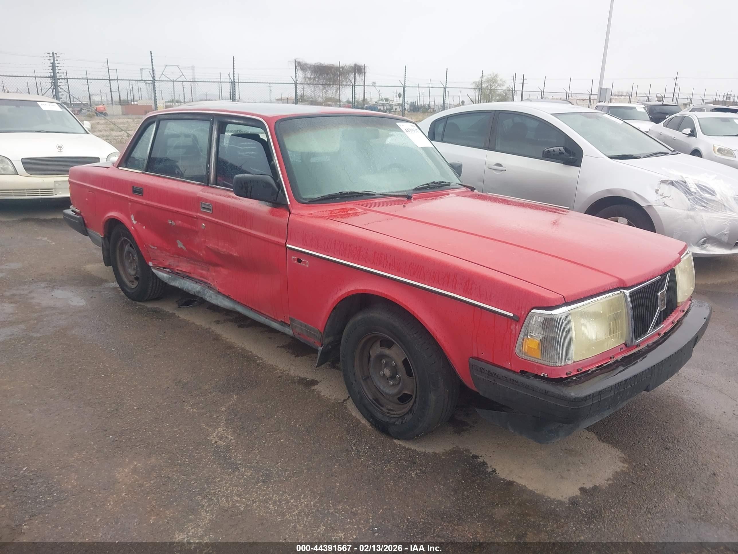 1991 Volvo 240   Красный vin: YV1AA8847M1442355