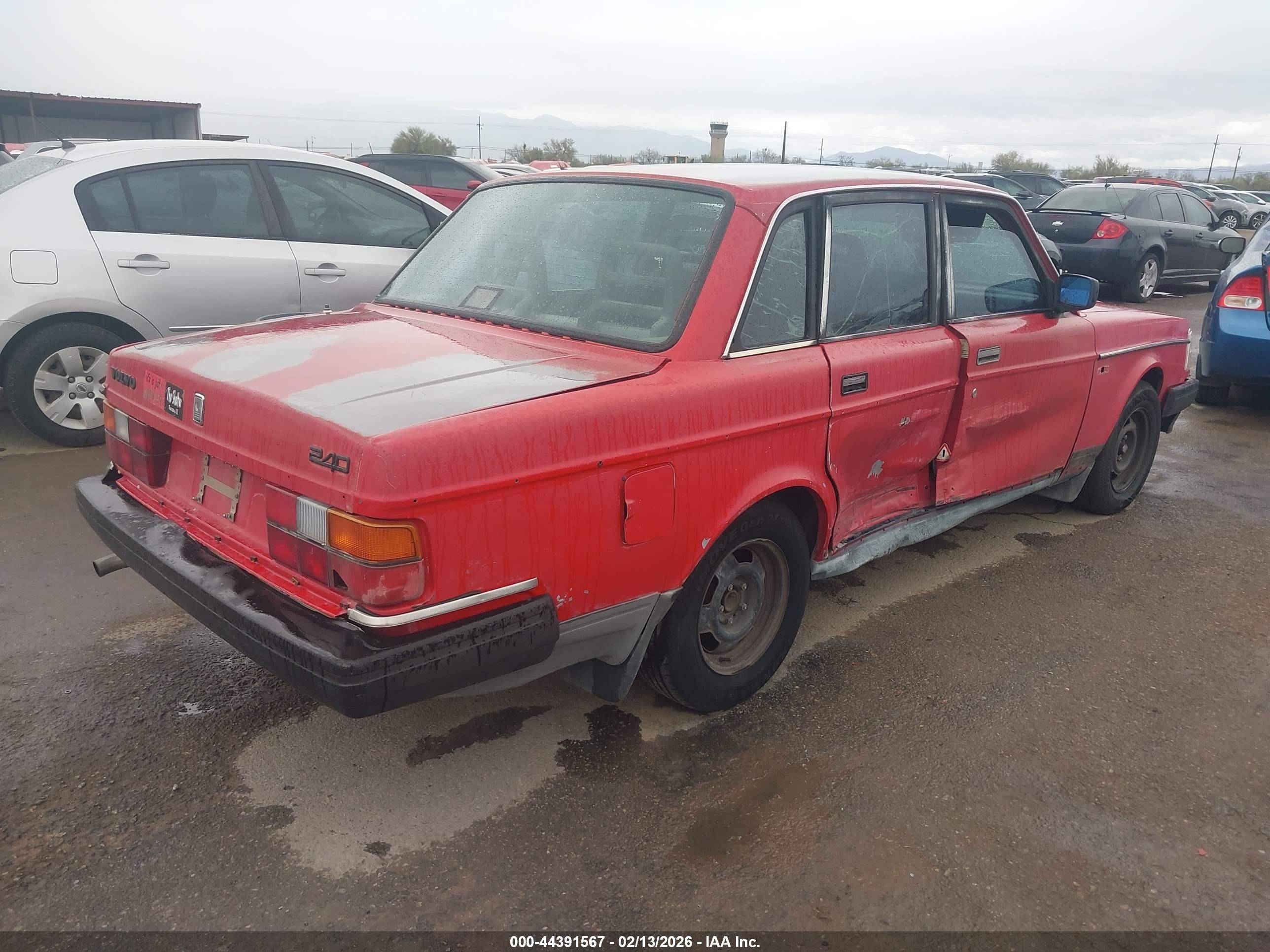 1991 Volvo 240   Красный vin: YV1AA8847M1442355