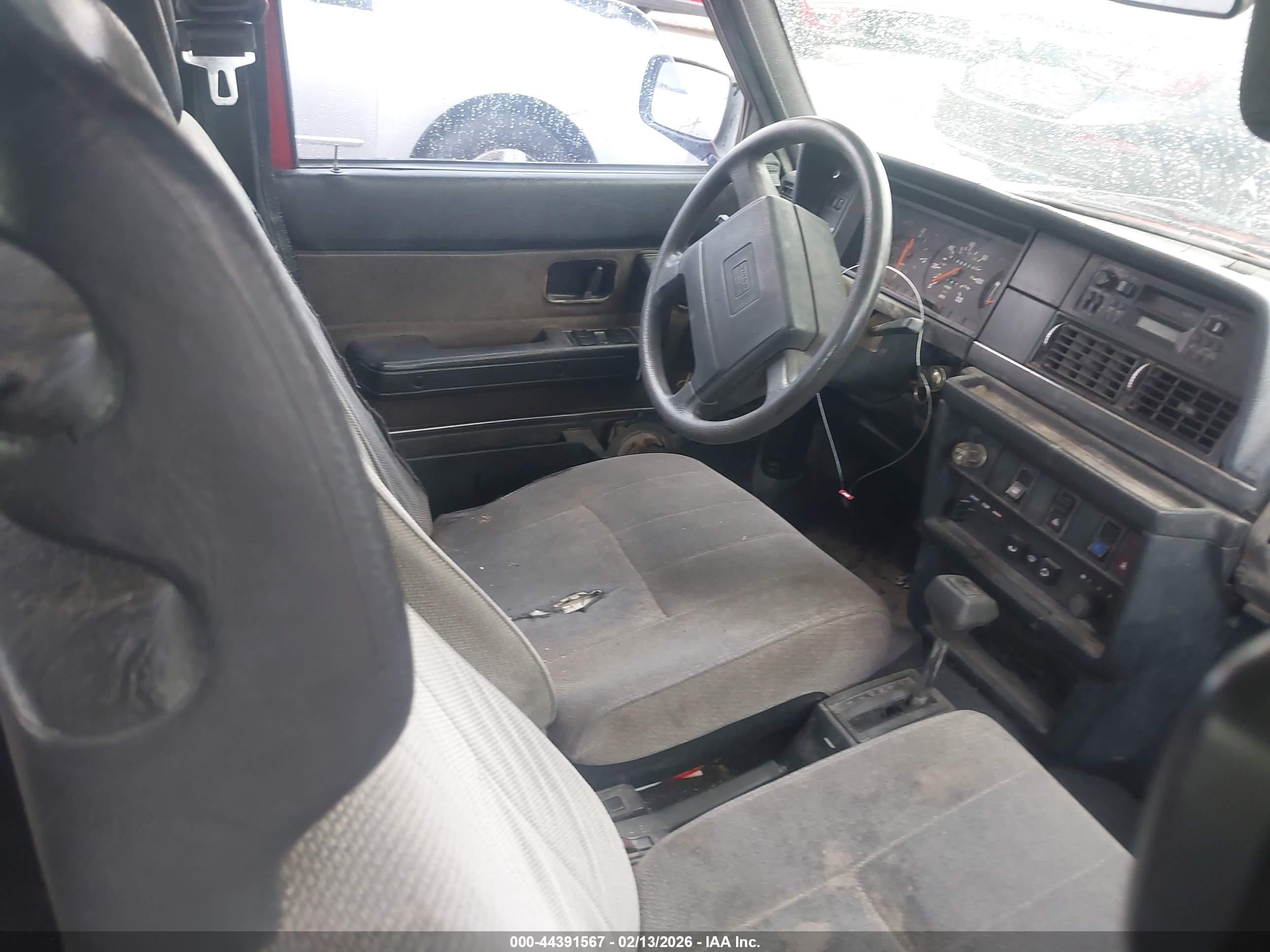 1991 Volvo 240   Красный vin: YV1AA8847M1442355