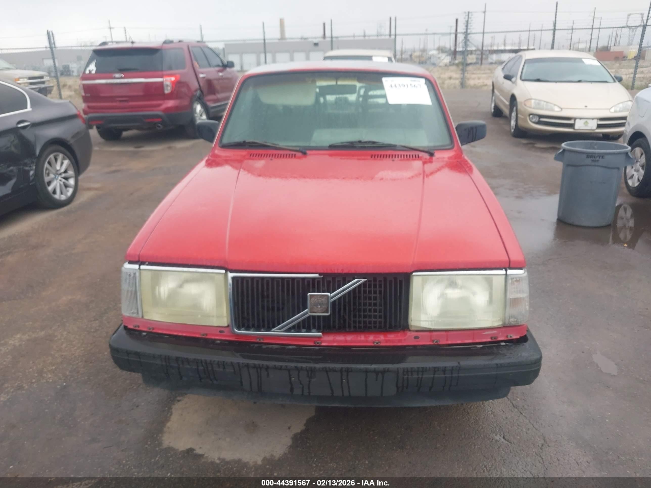 1991 Volvo 240   Красный vin: YV1AA8847M1442355