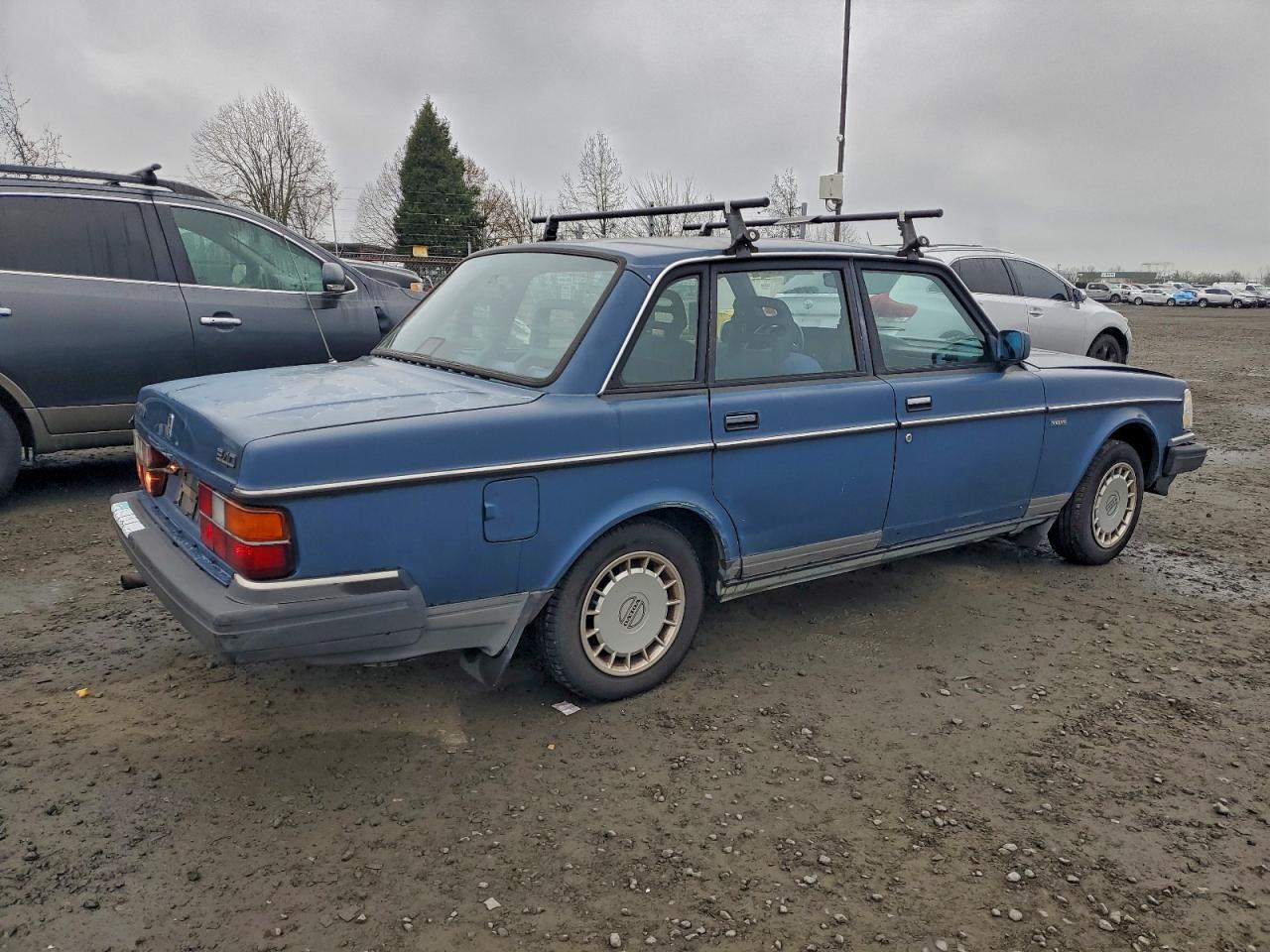 1991 Volvo 240 Blue vin: YV1AA8849M1449565