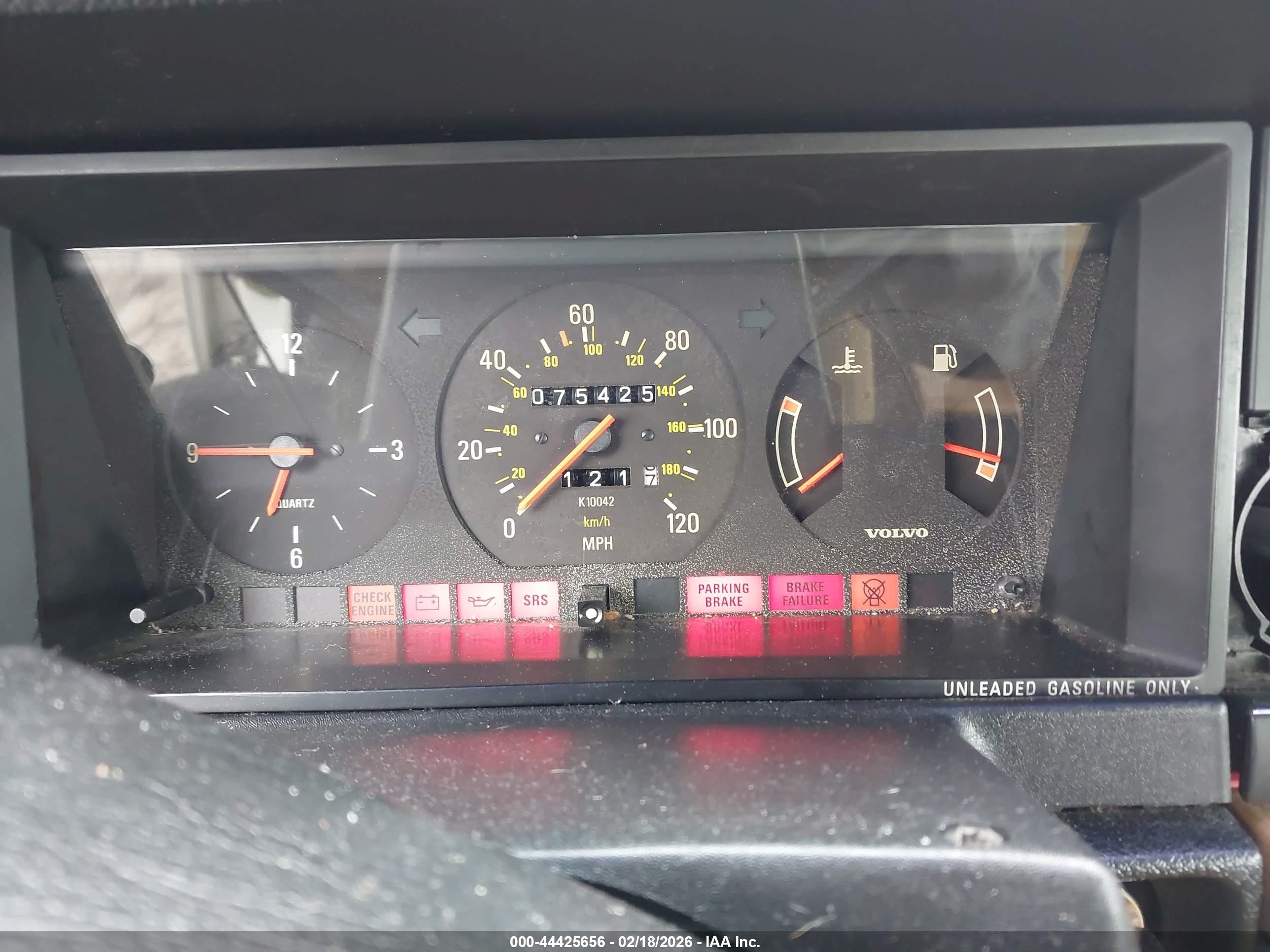 1990 Volvo 240 Dl White vin: YV1AA884XL1399743