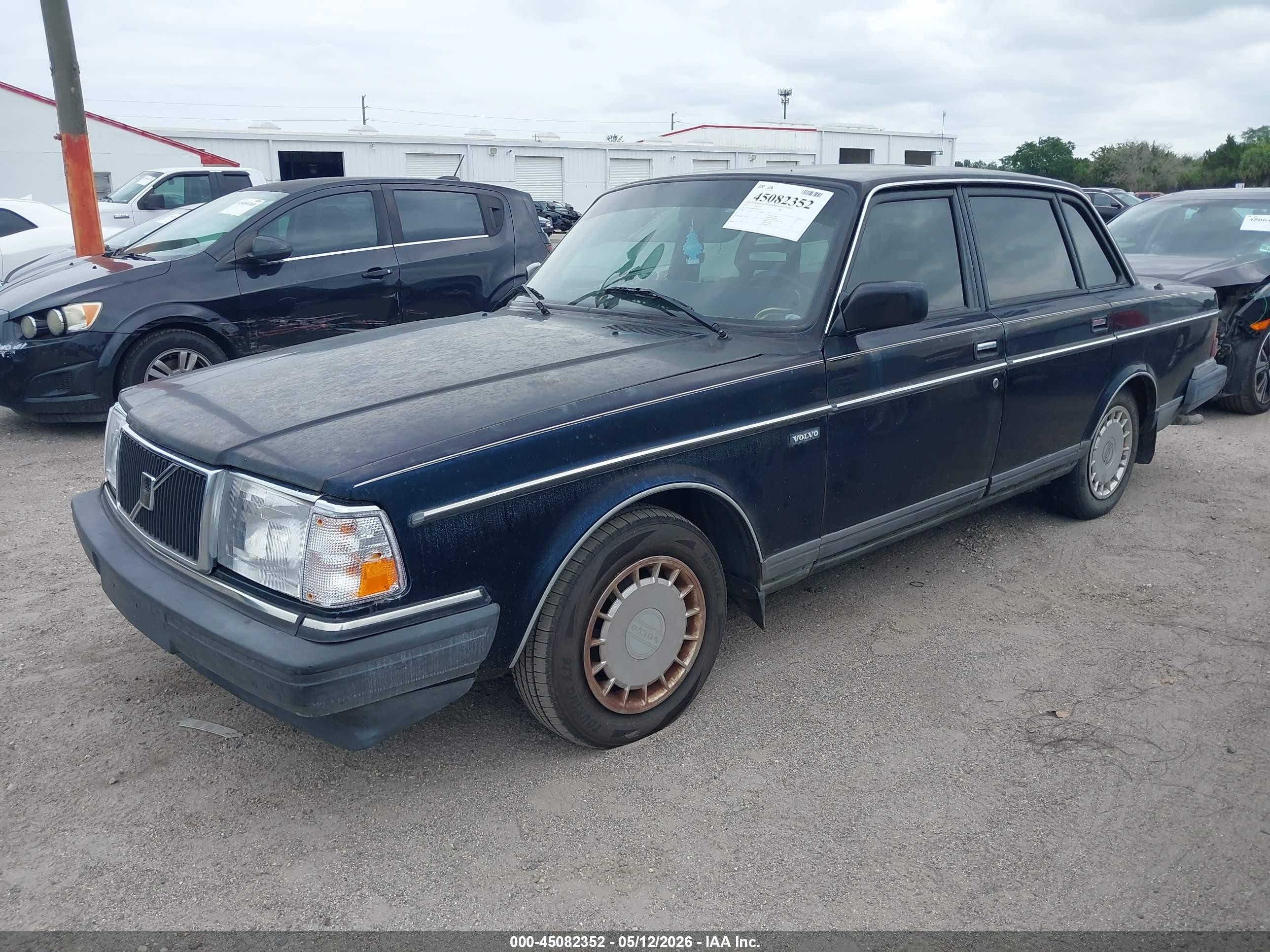 1991 Volvo 240   Black vin: YV1AA884XM1441037