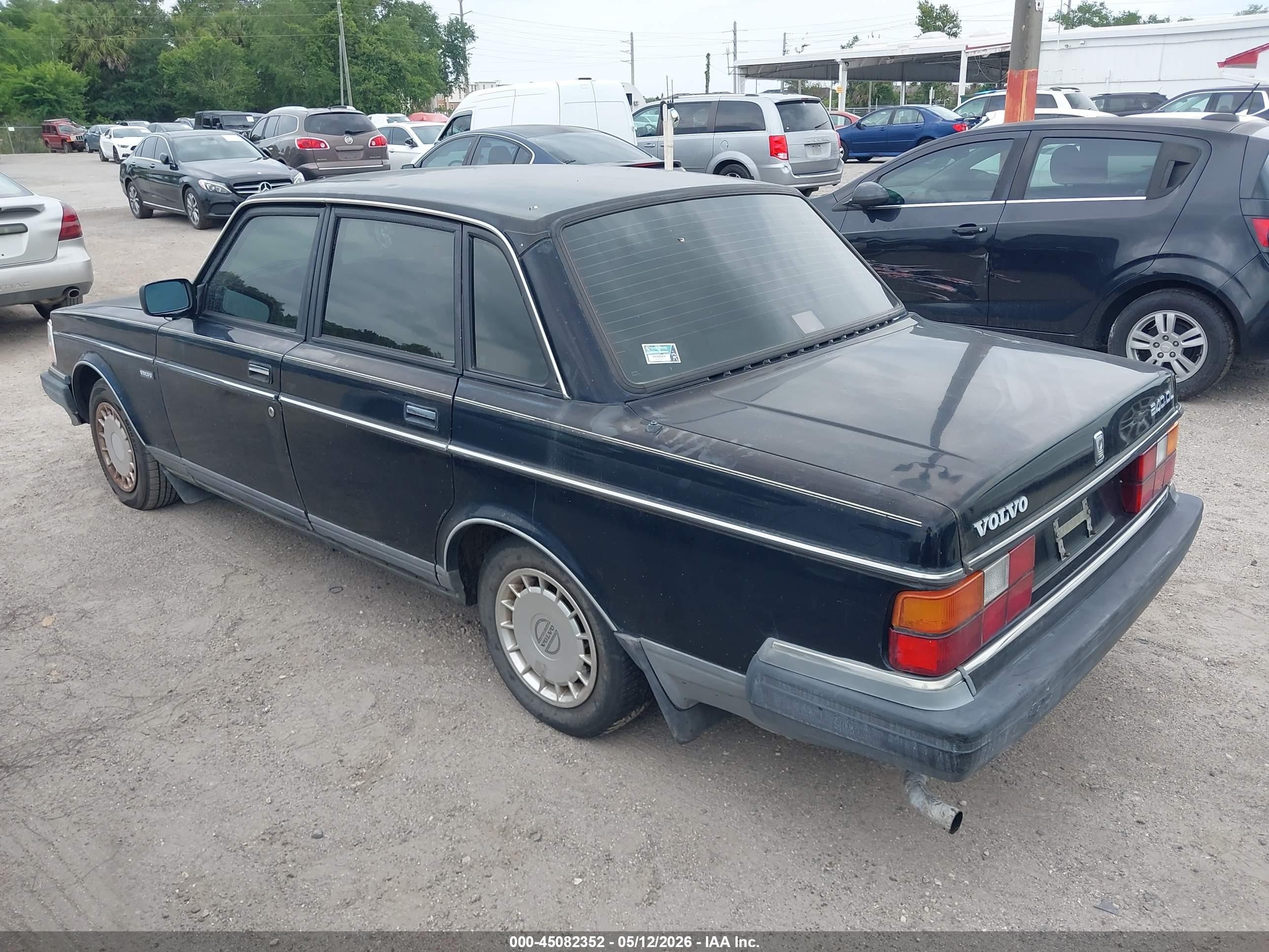 1991 Volvo 240   Black vin: YV1AA884XM1441037