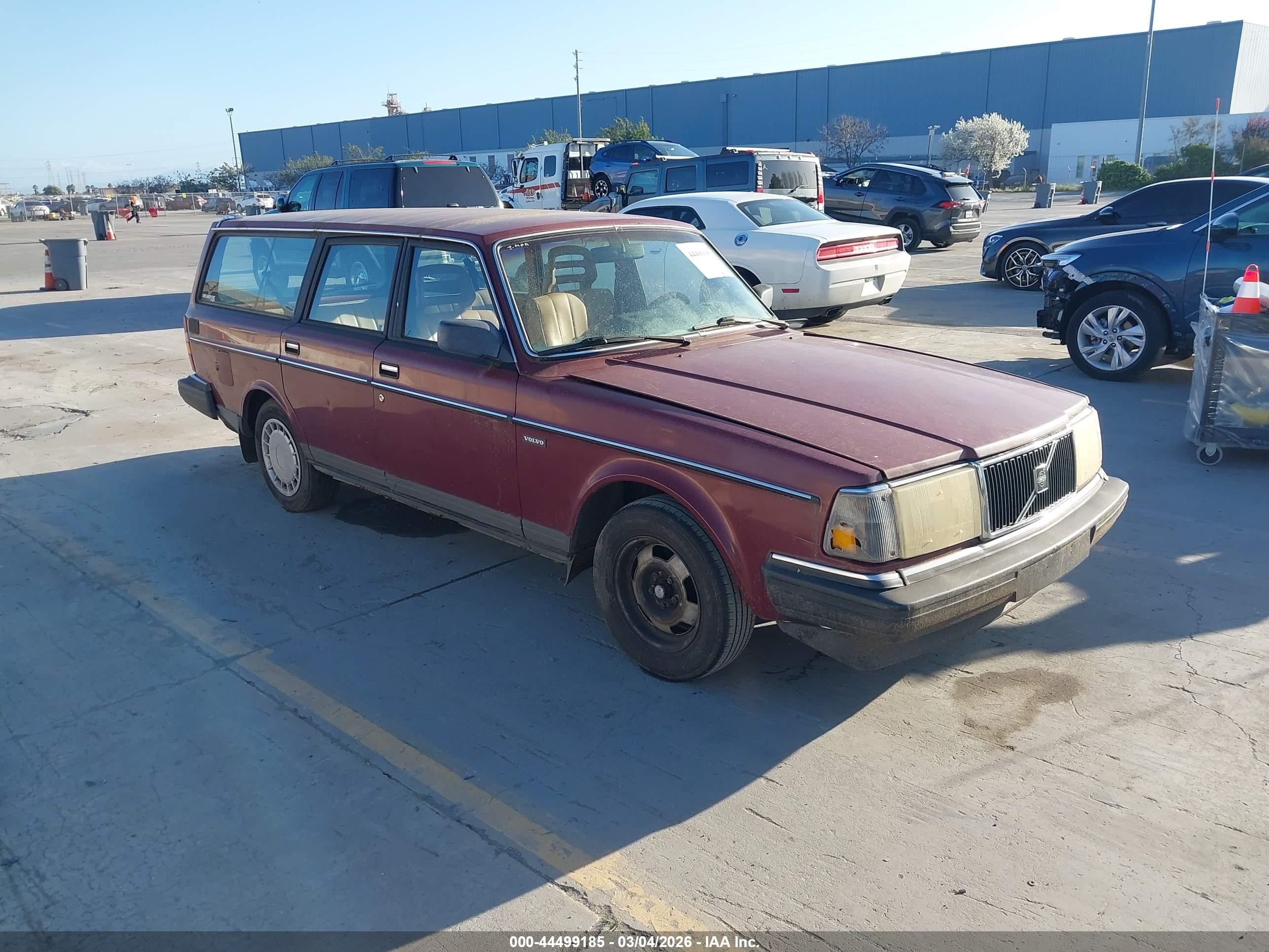 1990 Volvo 240 Dl Burgundy vin: YV1AA8850L1870291