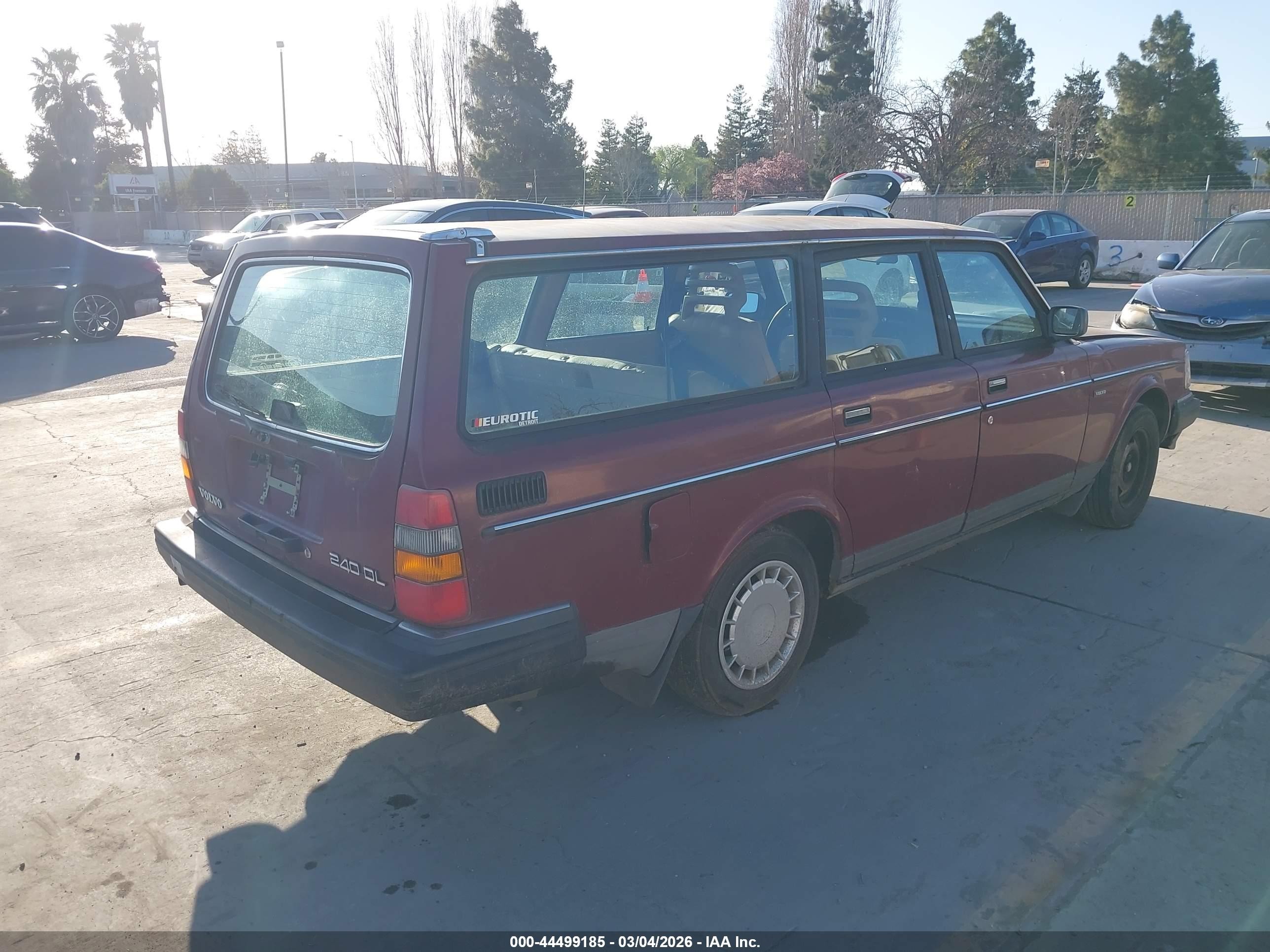 1990 Volvo 240 Dl Burgundy vin: YV1AA8850L1870291