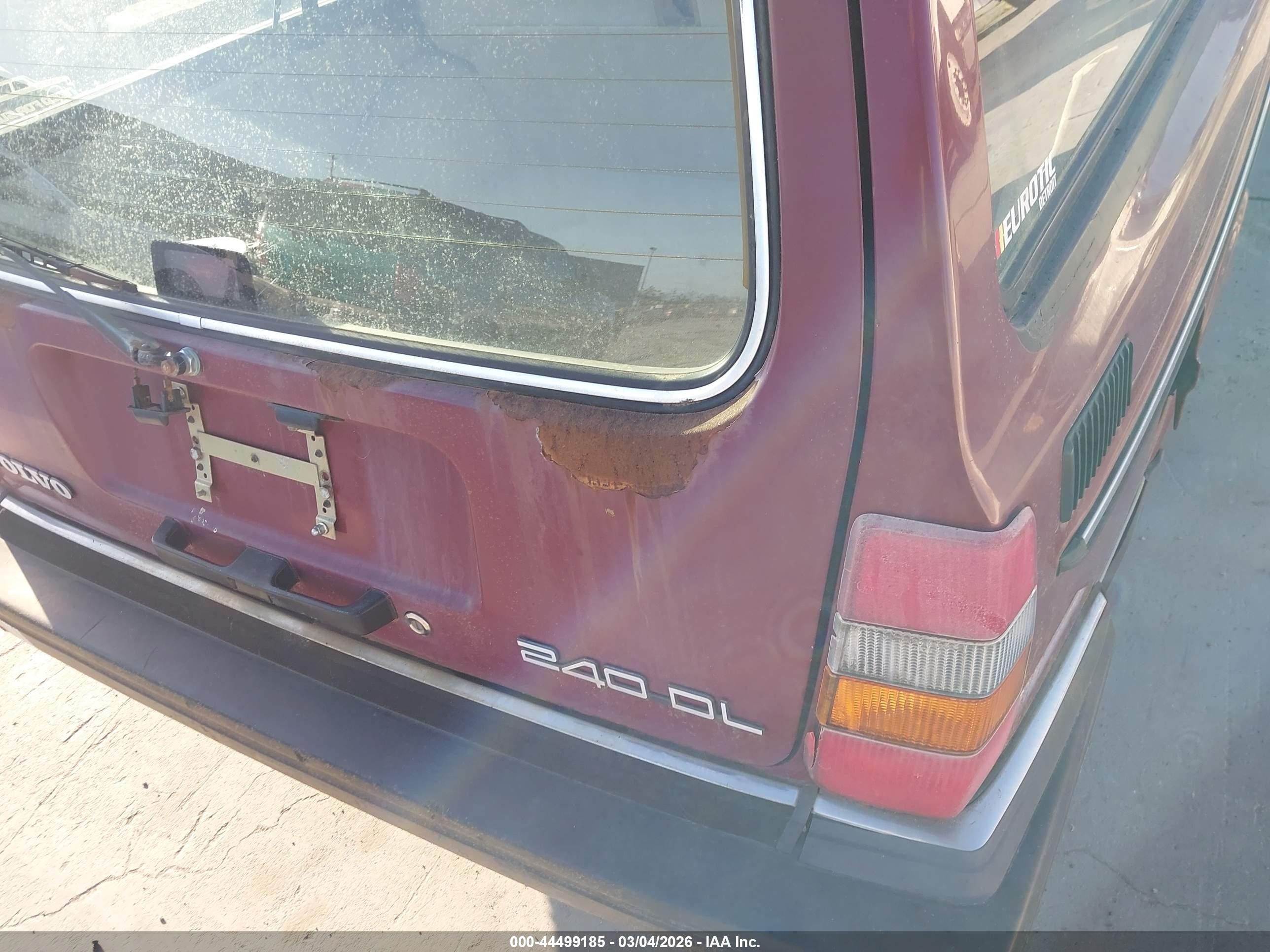 1990 Volvo 240 Dl Burgundy vin: YV1AA8850L1870291