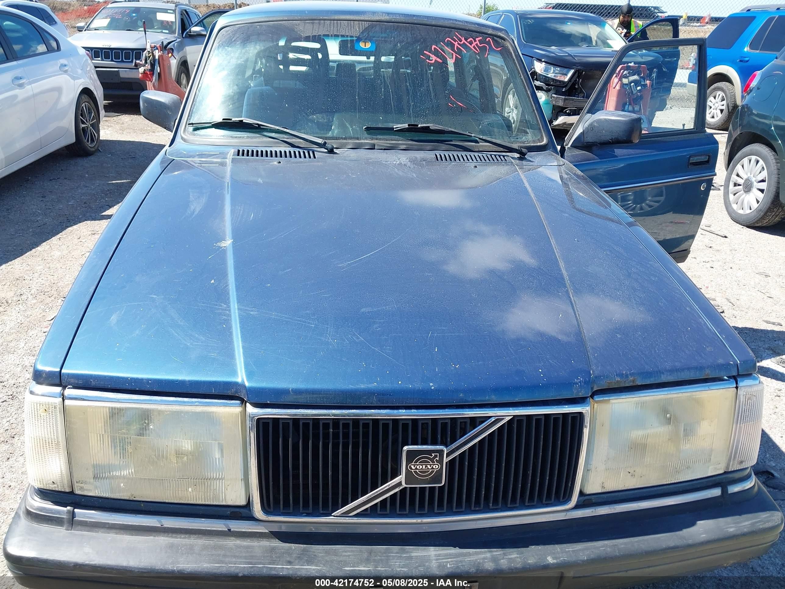 1990 Volvo 240 Dl Blue vin: YV1AA8854L1879463