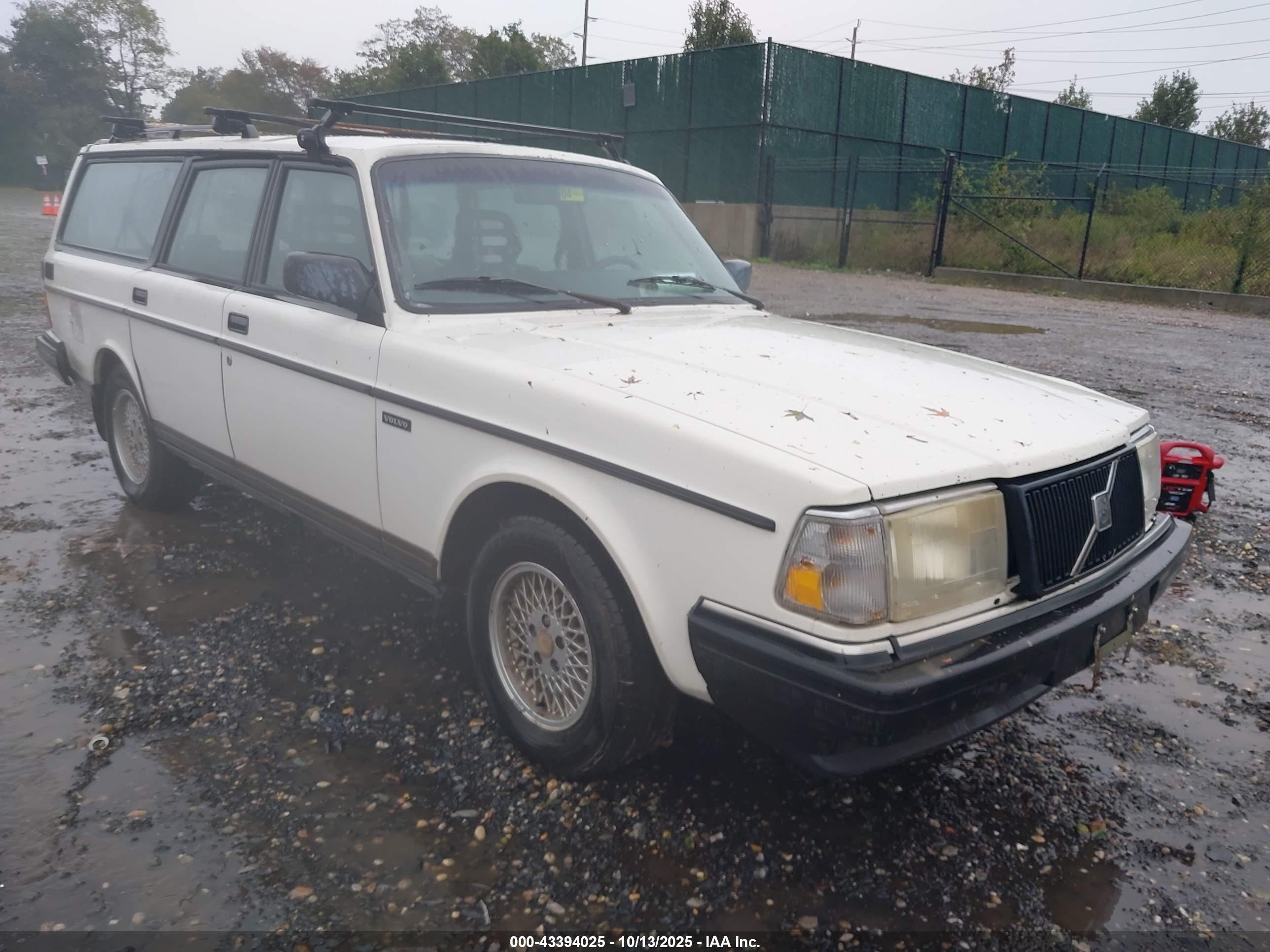 1991 Volvo 240 Se White vin: YV1AA8855M1903951