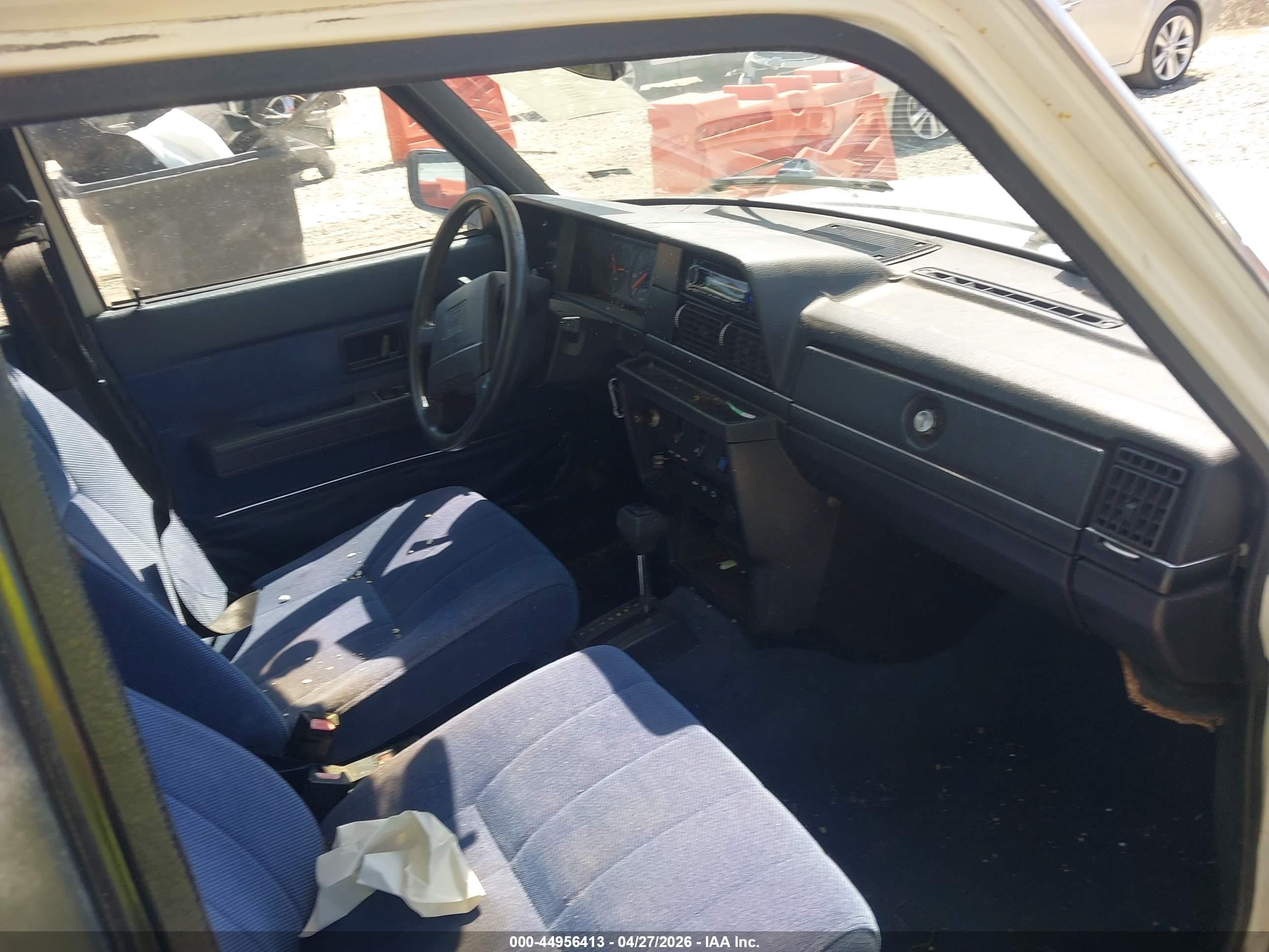 1991 Volvo 240 Se White vin: YV1AA8858M1887146