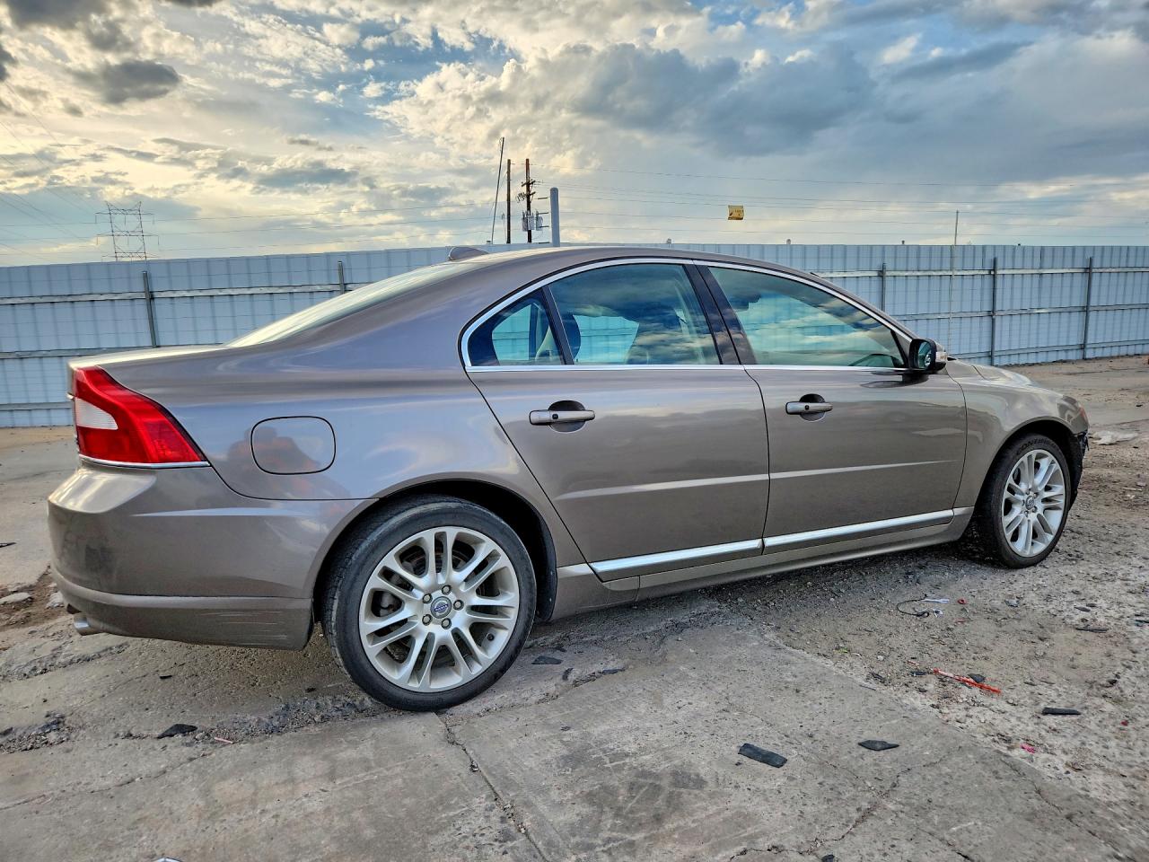 2008 Volvo S80 V8 Tan vin: YV1AH852581061673
