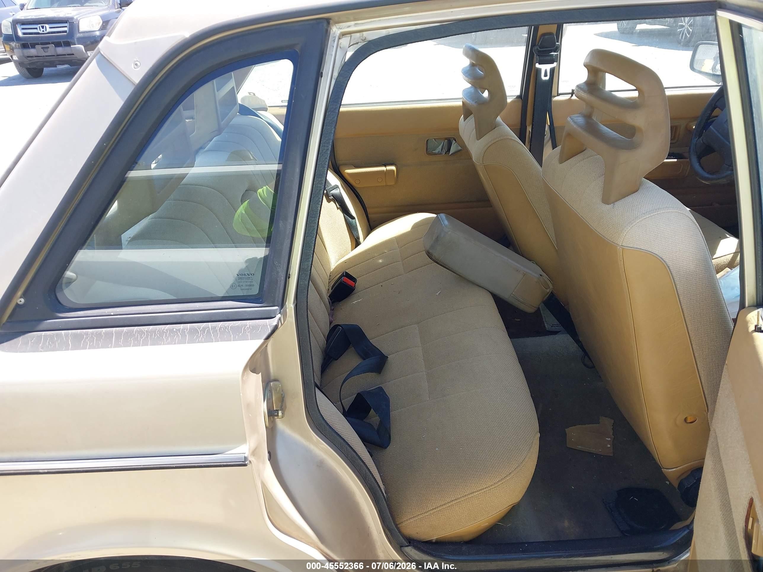 1993 Volvo 240   Brown vin: YV1AS8314P1489969