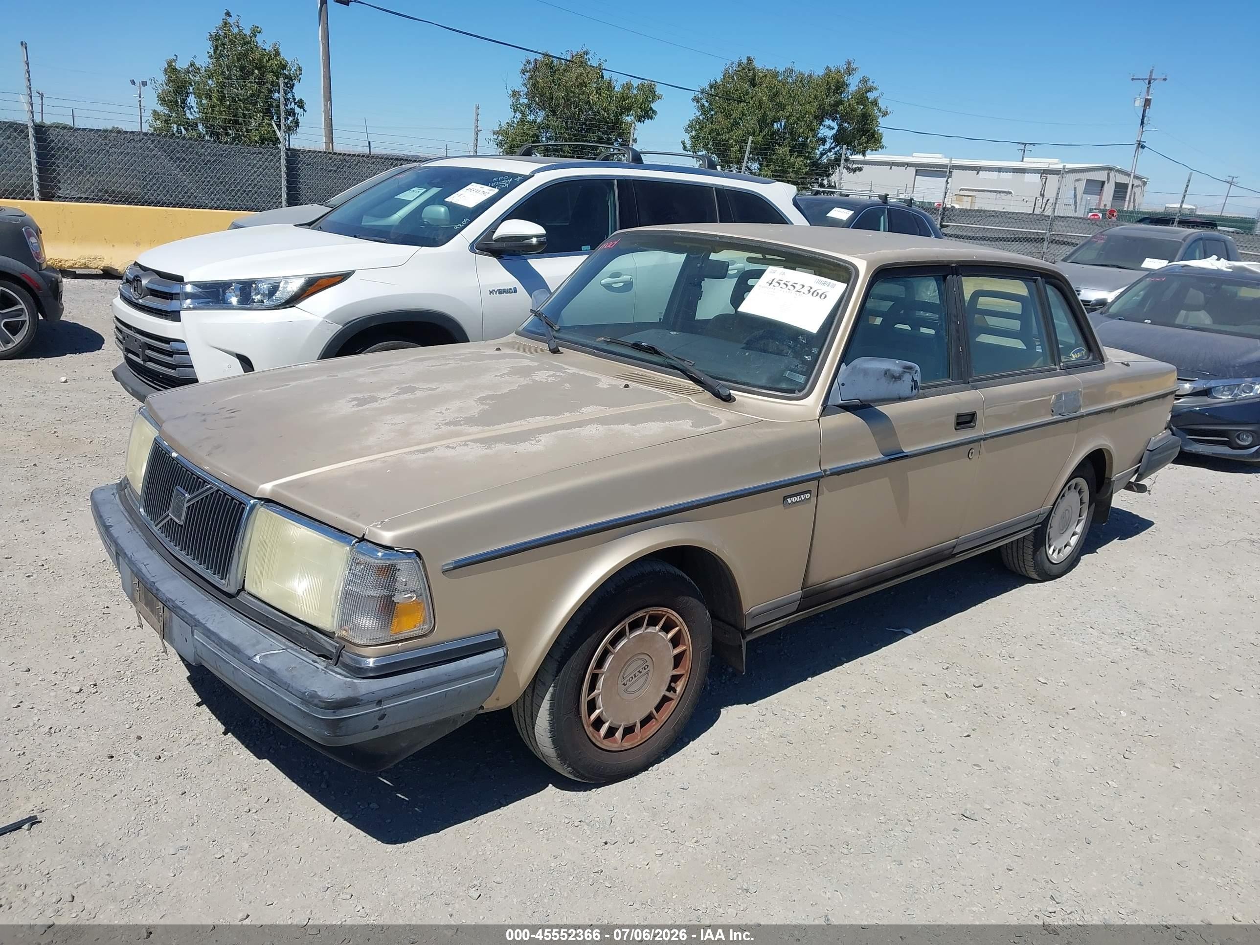 1993 Volvo 240   Brown vin: YV1AS8314P1489969