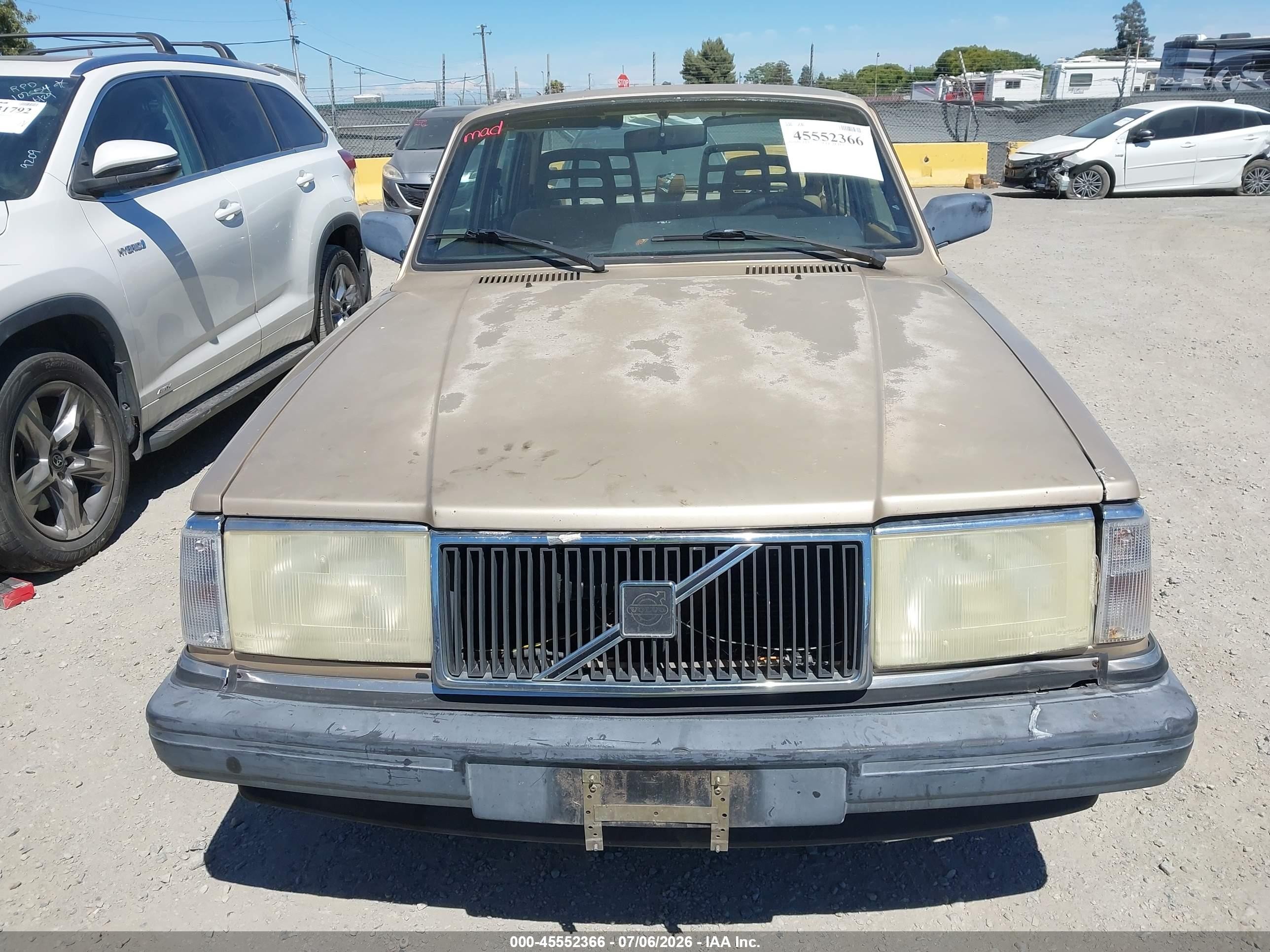 1993 Volvo 240   Brown vin: YV1AS8314P1489969