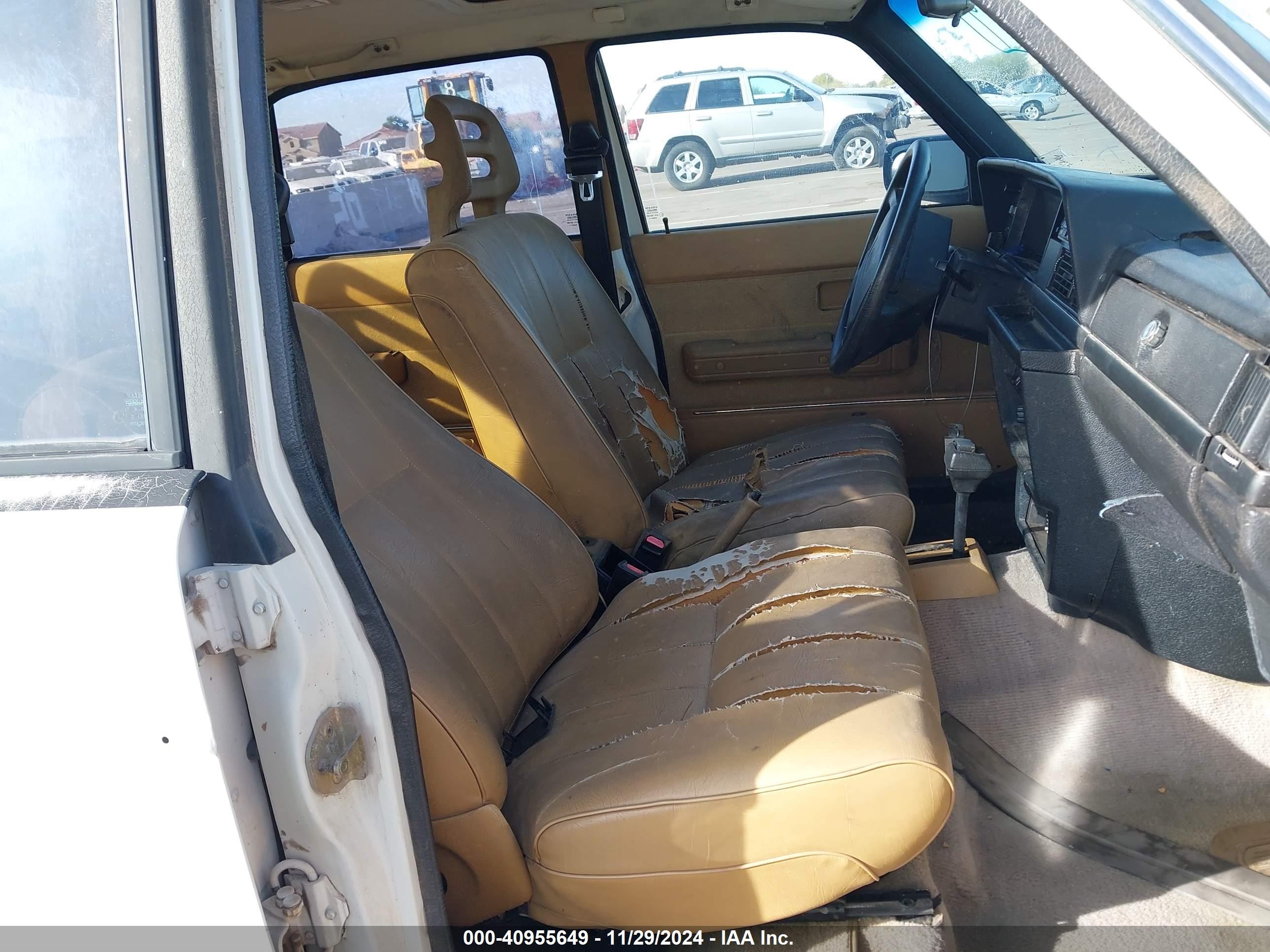1992 Volvo 240 Gl White vin: YV1AS8801N1462449
