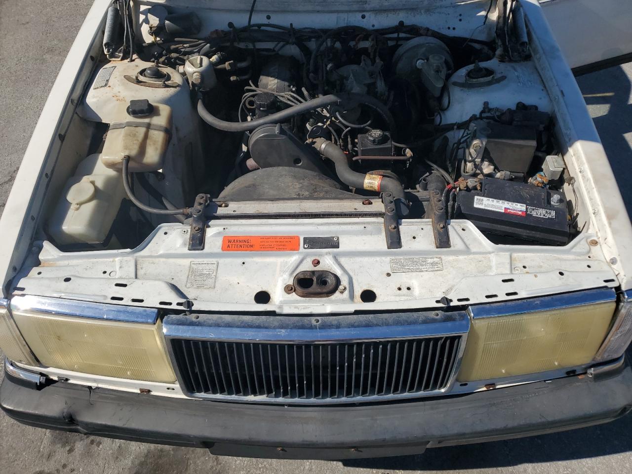 1992 Volvo 240 Base White vin: YV1AS8803N1470617