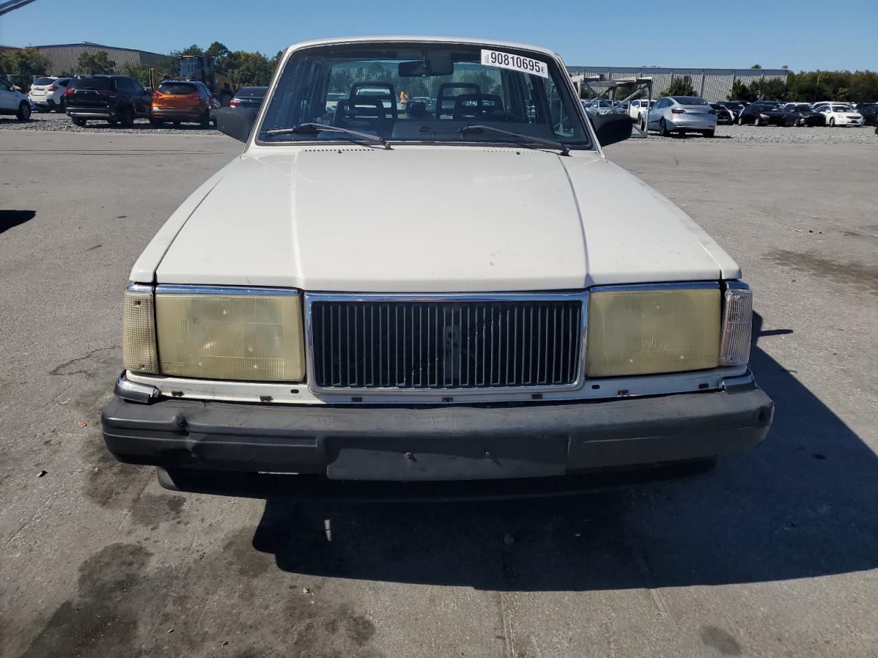 1992 Volvo 240 Base White vin: YV1AS8803N1470617