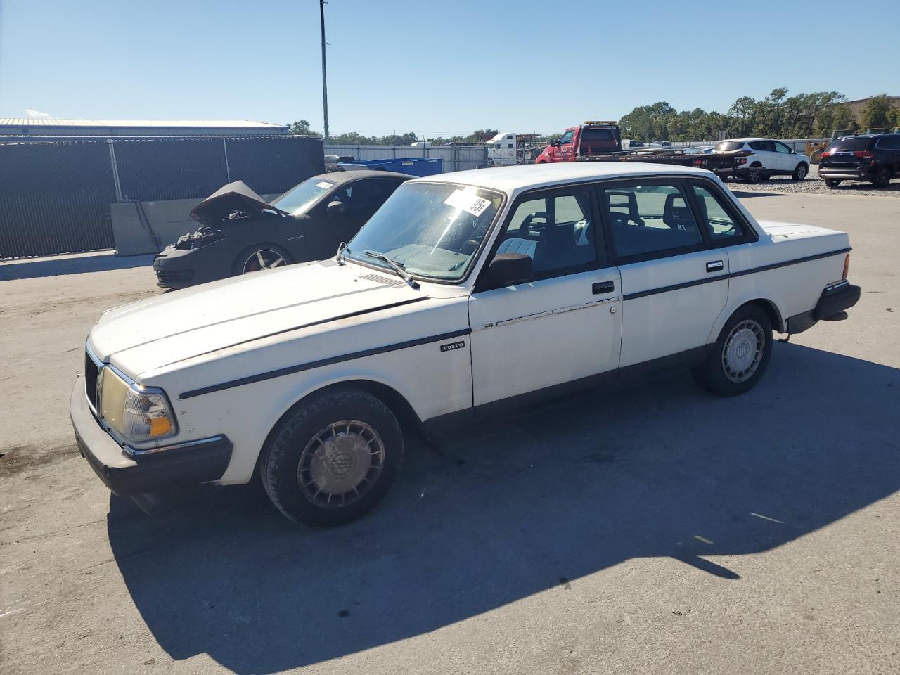 1992 Volvo 240 Base White vin: YV1AS8803N1470617