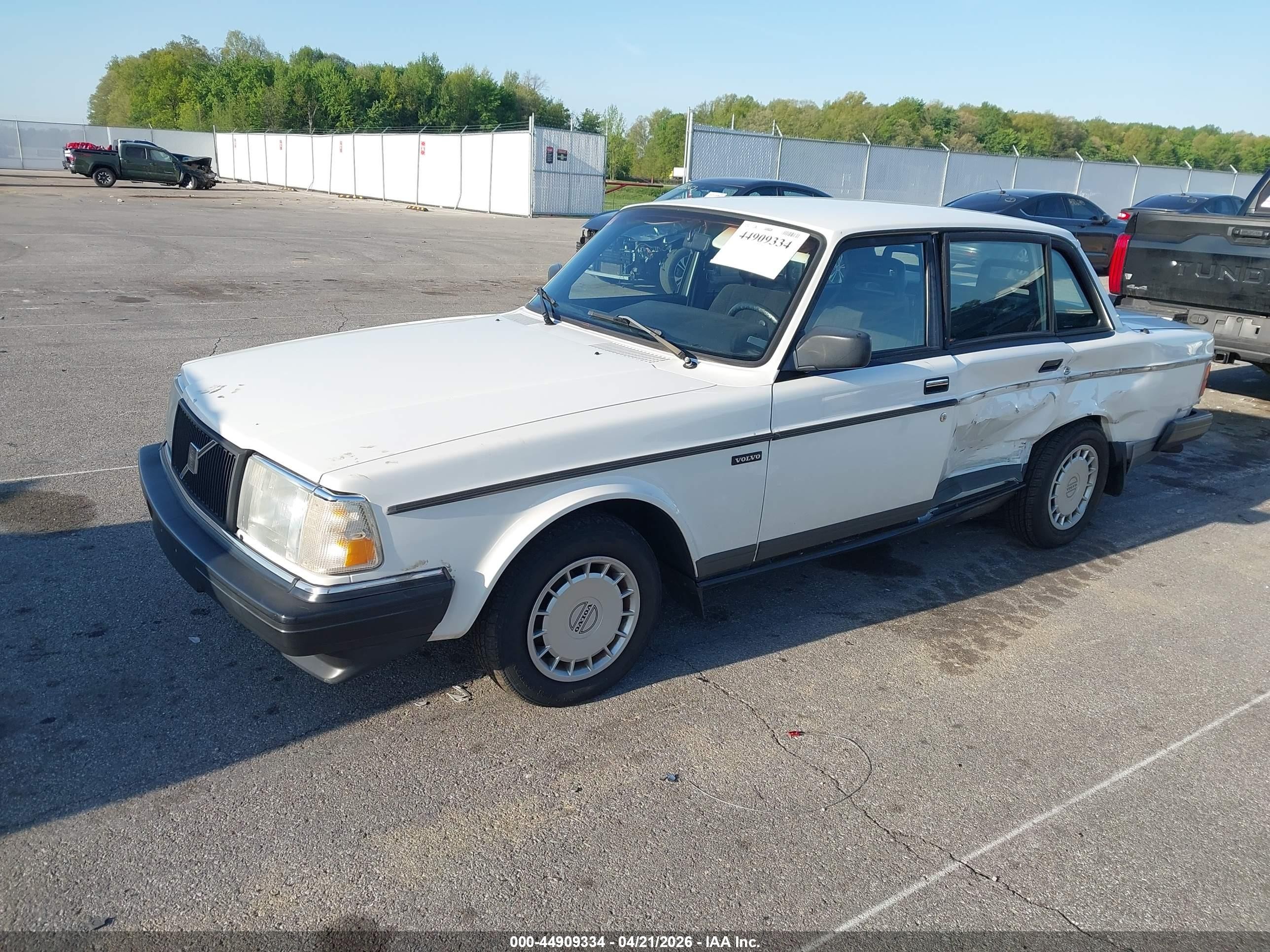 1992 Volvo 240 Gl White vin: YV1AS8807N1471074