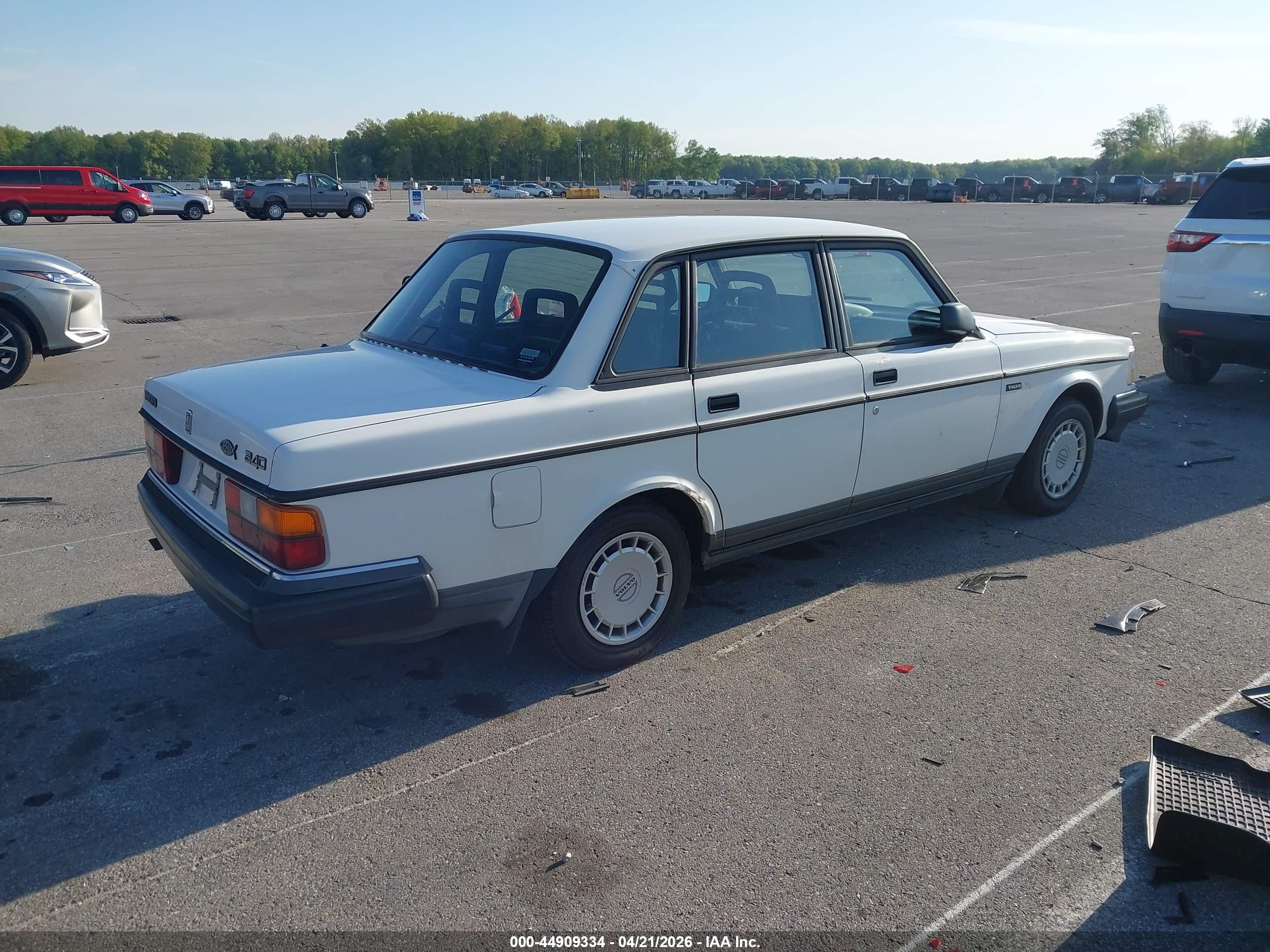 1992 Volvo 240 Gl White vin: YV1AS8807N1471074