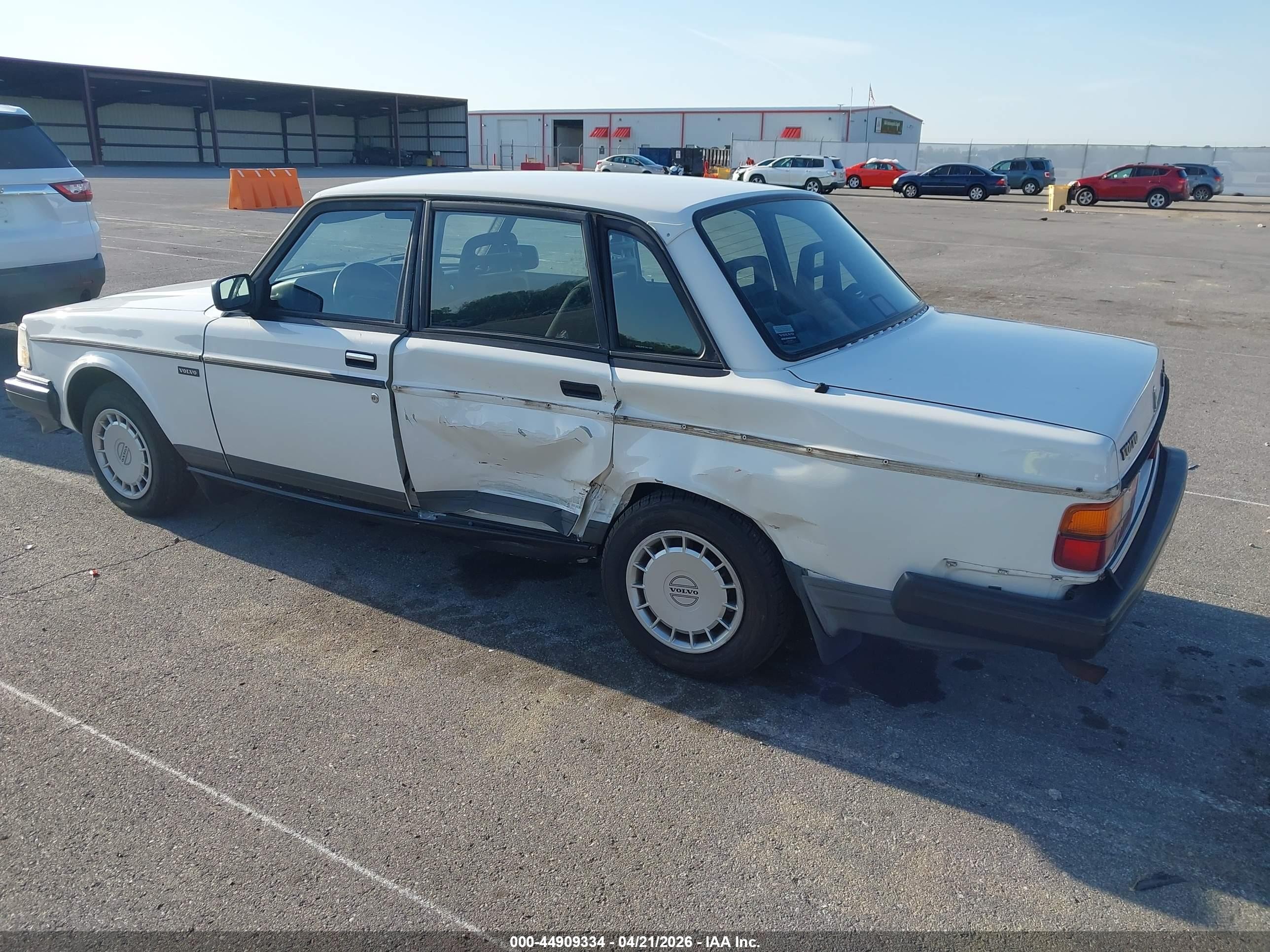 1992 Volvo 240 Gl White vin: YV1AS8807N1471074