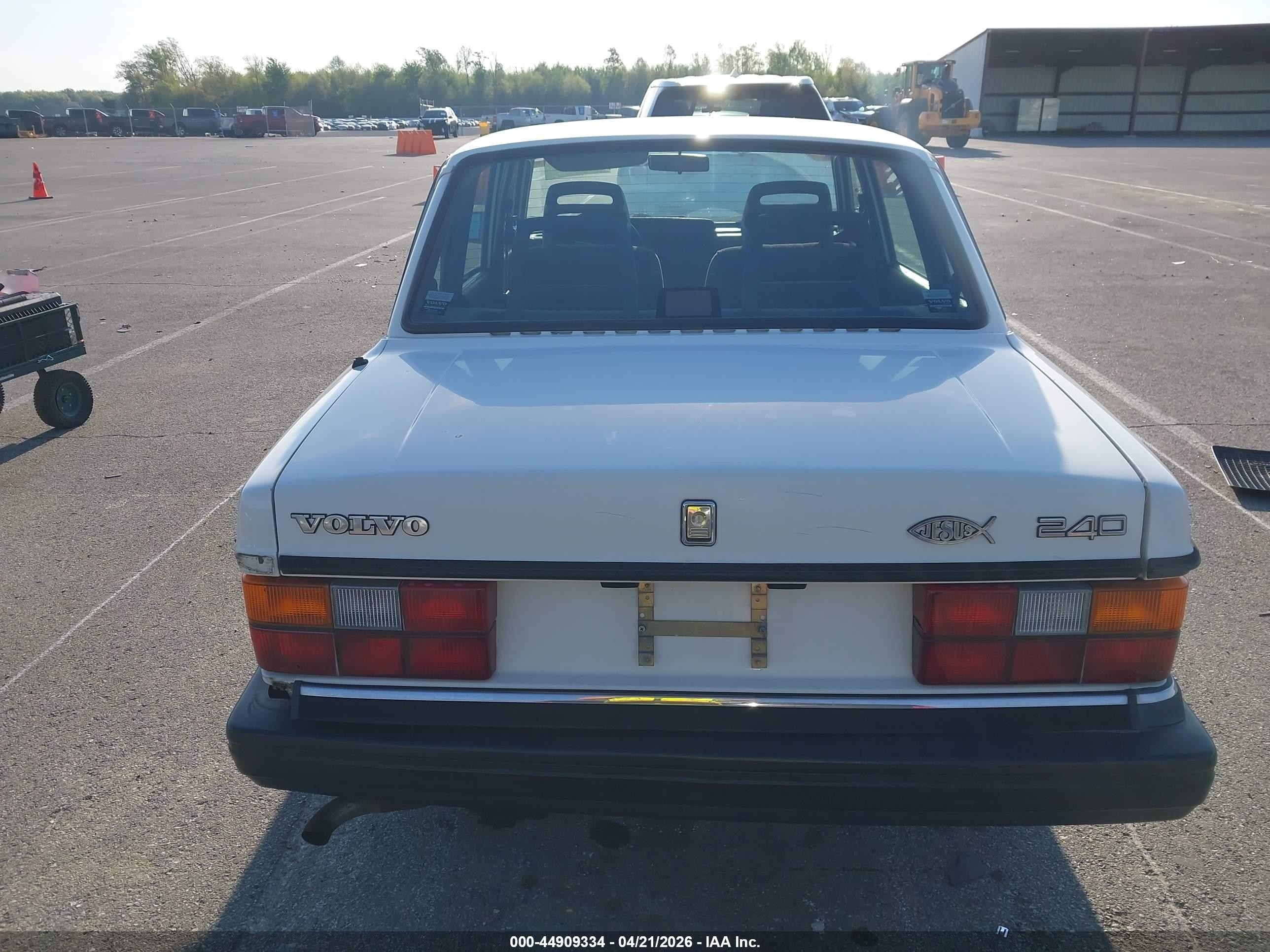 1992 Volvo 240 Gl White vin: YV1AS8807N1471074
