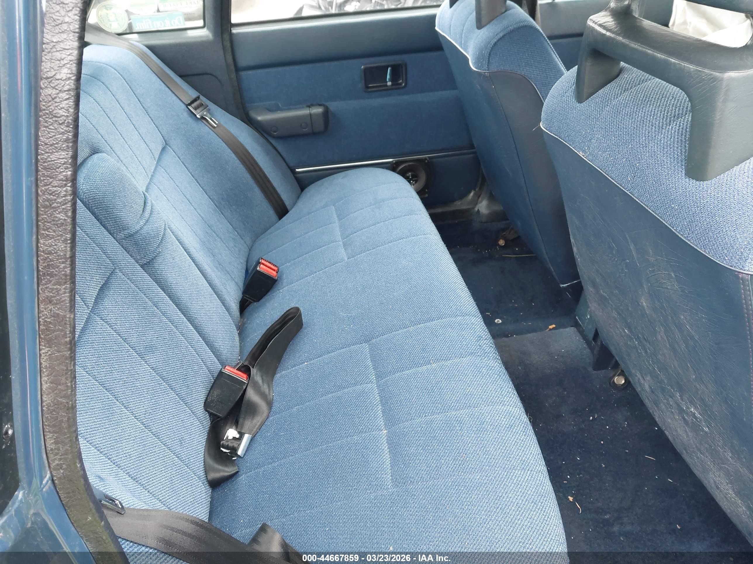 1992 Volvo 240 Gl Blue vin: YV1AS8808N1459791