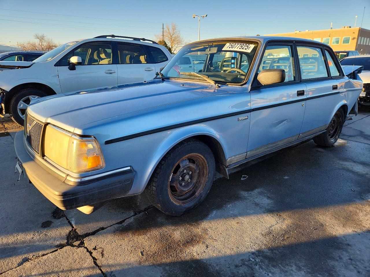 1992 Volvo 240 Base Blue vin: YV1AS8811N1468857
