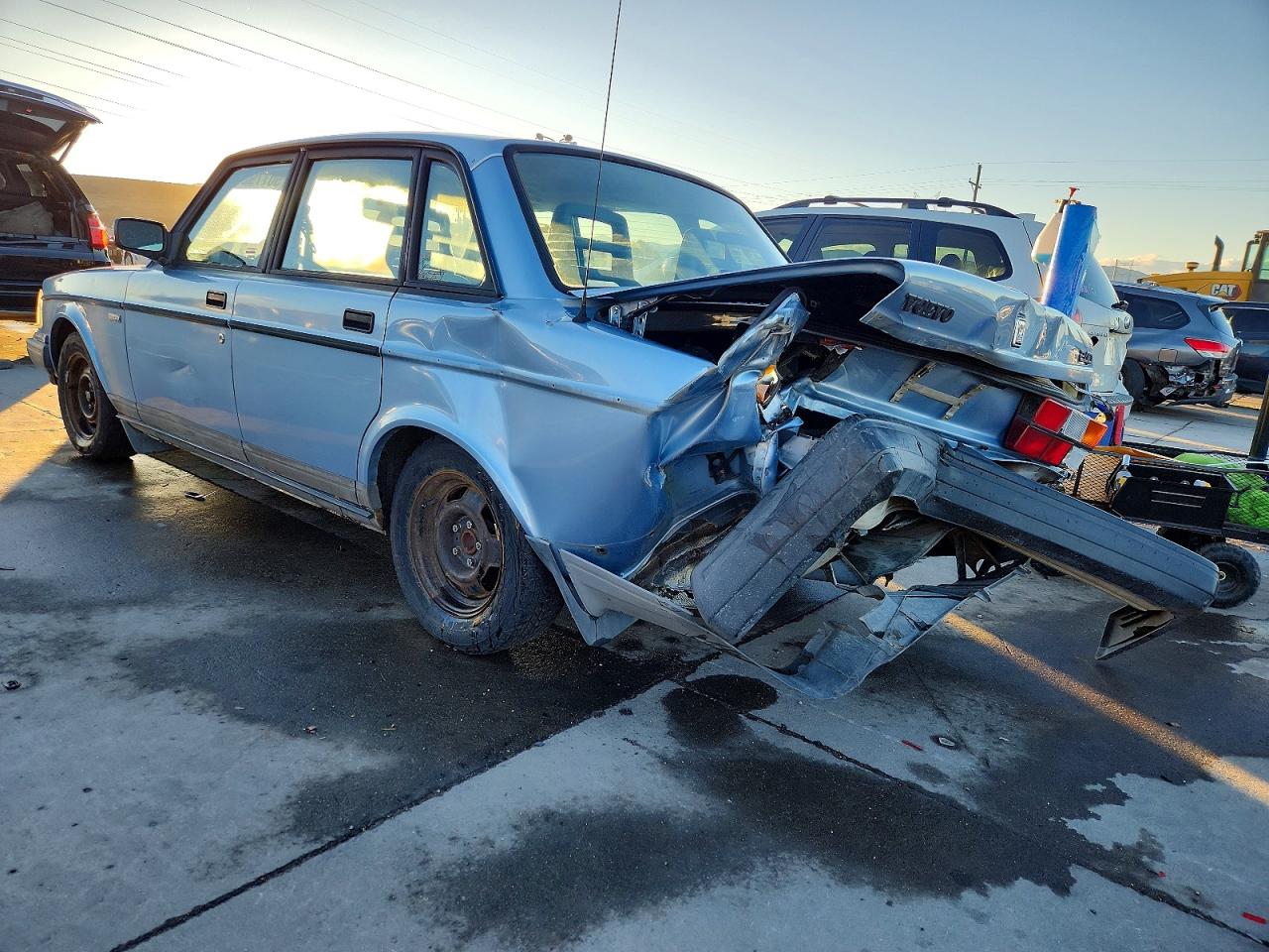 1992 Volvo 240 Base Blue vin: YV1AS8811N1468857