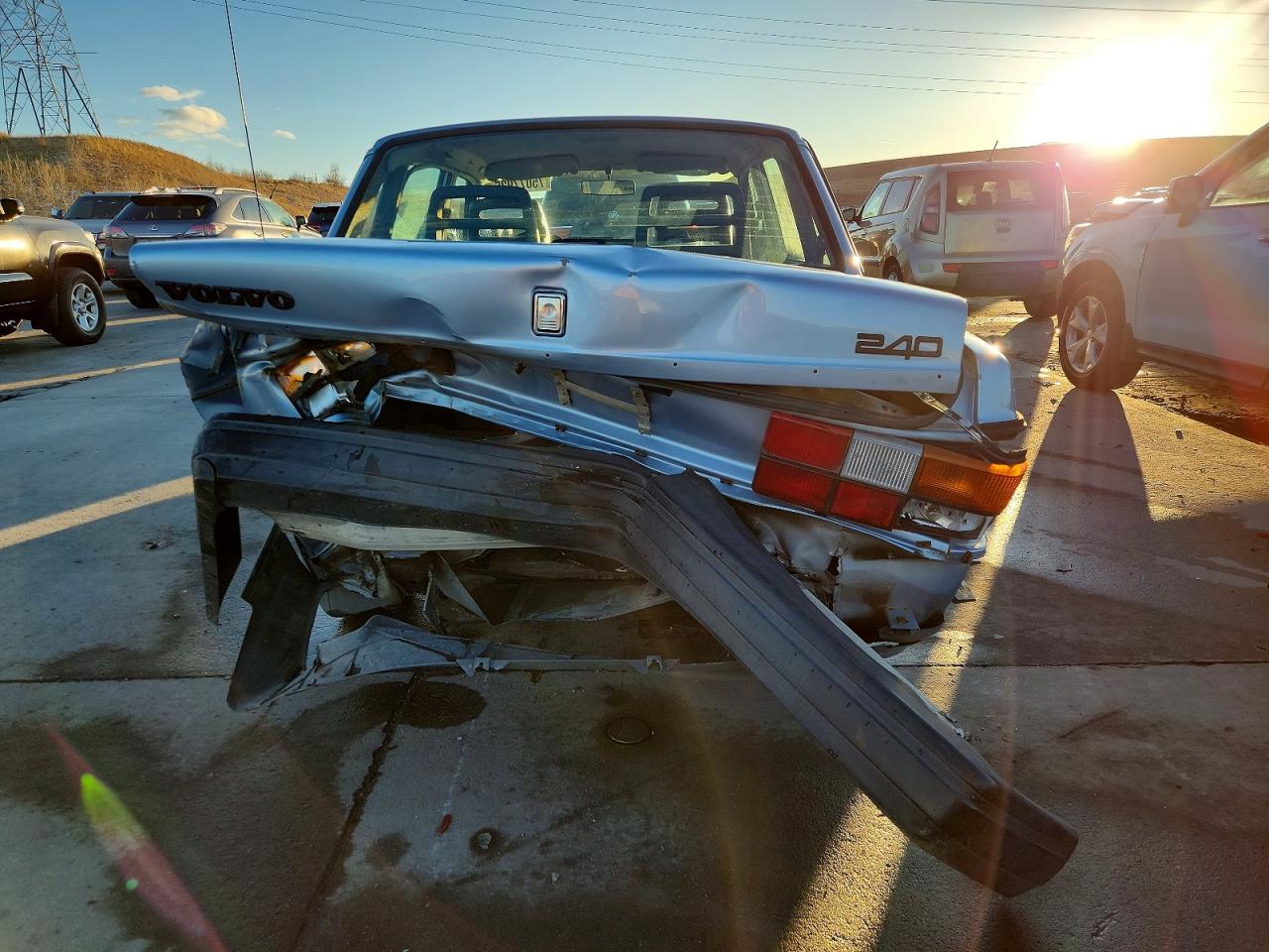 1992 Volvo 240 Base Blue vin: YV1AS8811N1468857