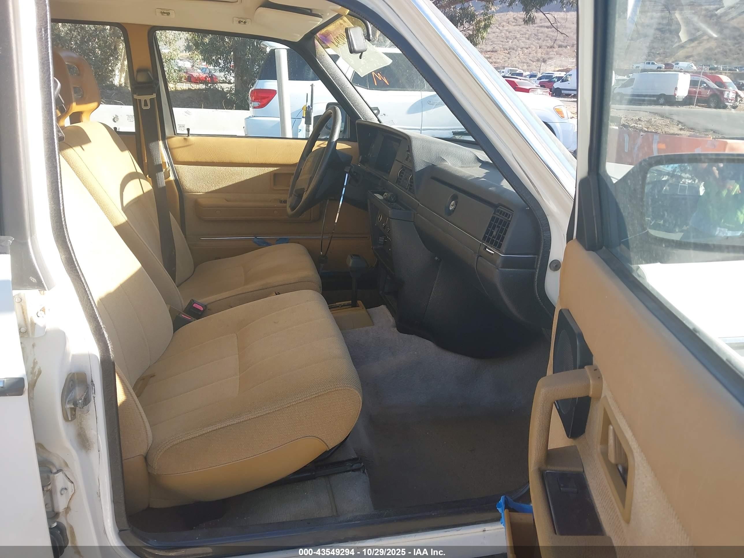 1992 Volvo 240 Gl White vin: YV1AS8813N1463594