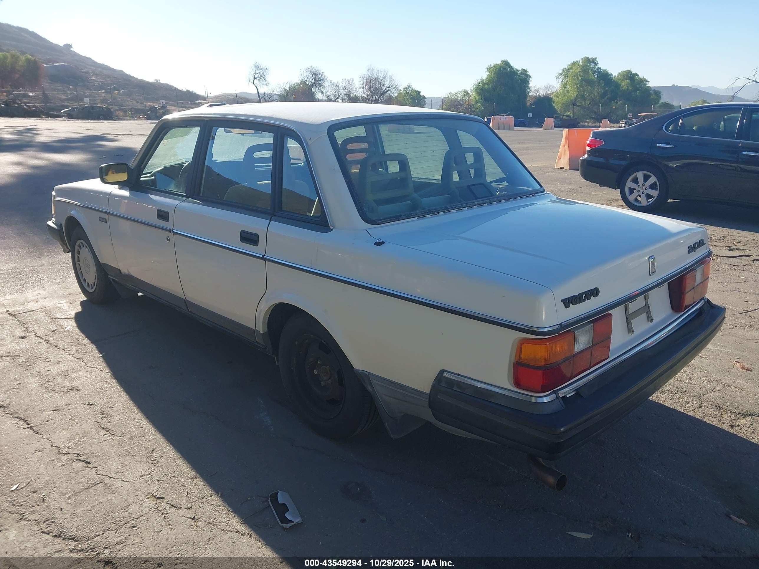 1992 Volvo 240 Gl White vin: YV1AS8813N1463594