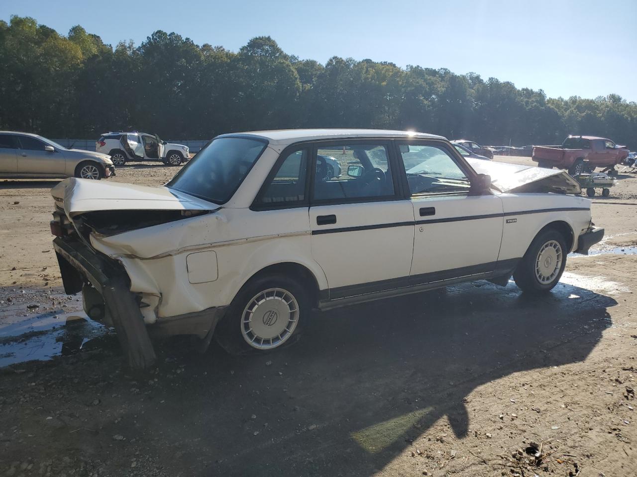 1992 Volvo 240 Base White vin: YV1AS8819N1473739