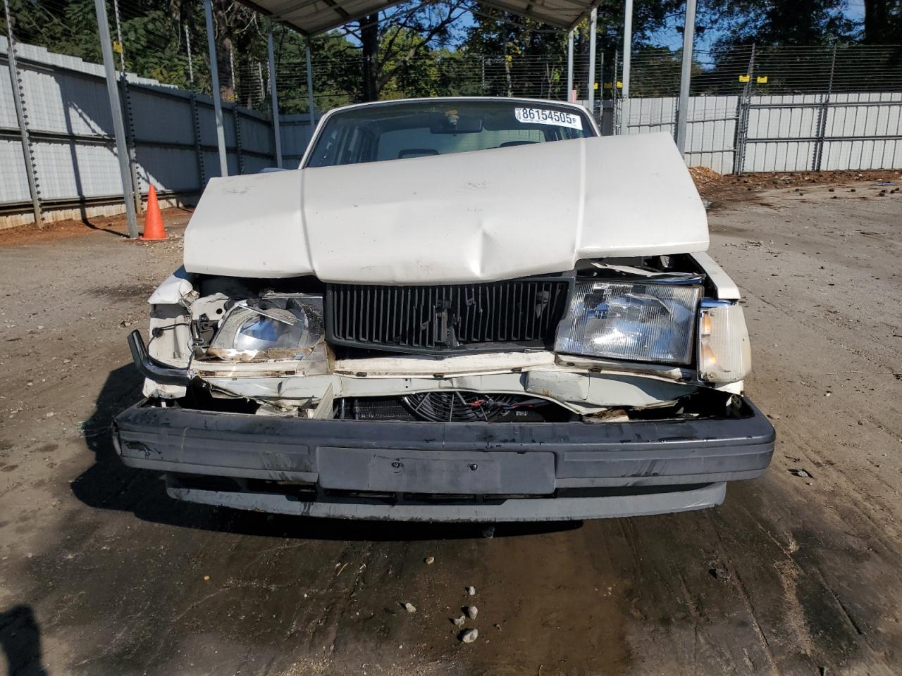 1992 Volvo 240 Base White vin: YV1AS8819N1473739