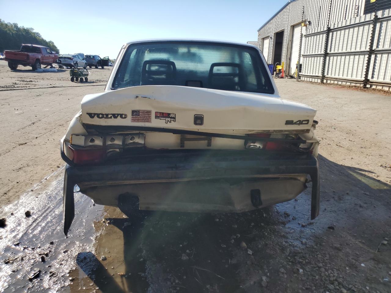1992 Volvo 240 Base White vin: YV1AS8819N1473739