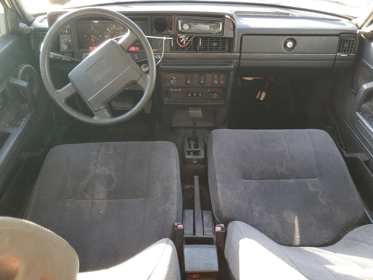 1992 Volvo 240 Base White vin: YV1AS8819N1473739