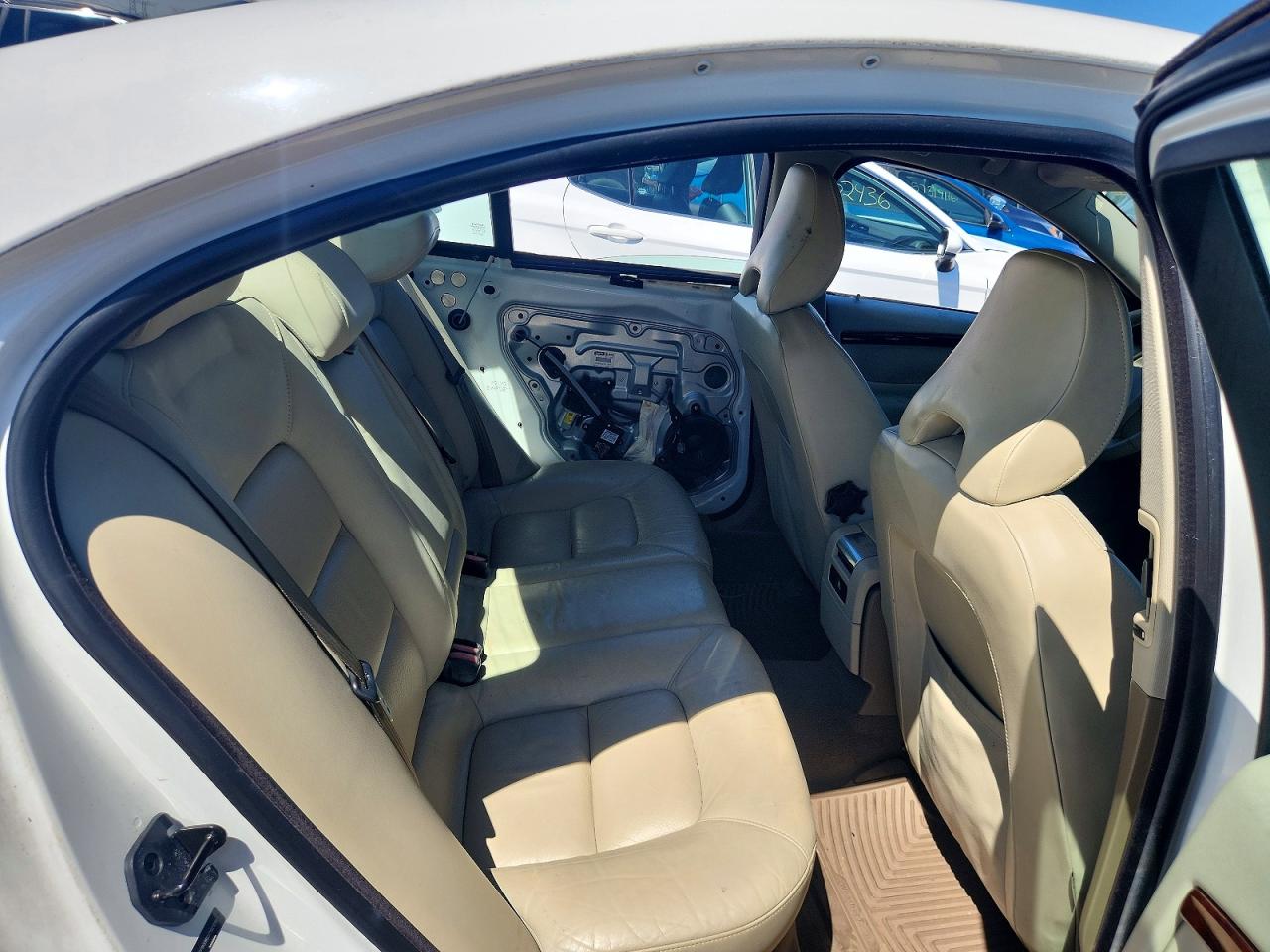 2007 Volvo S80 3.2 Белый vin: YV1AS982571021319