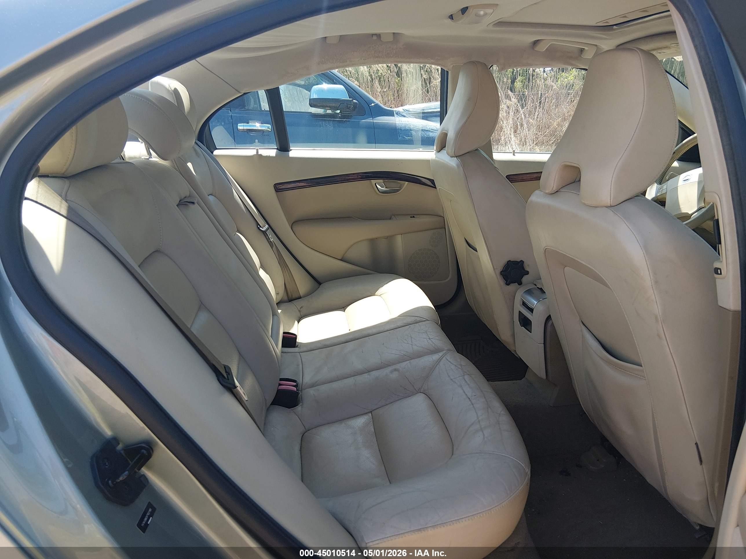 2007 Volvo S80 3.2 Silver vin: YV1AS982X71021185